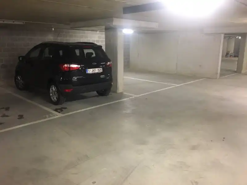 Instapklaar 1-slpk appartement met terras, autostaanplaats en grote kelderberging. foto 13