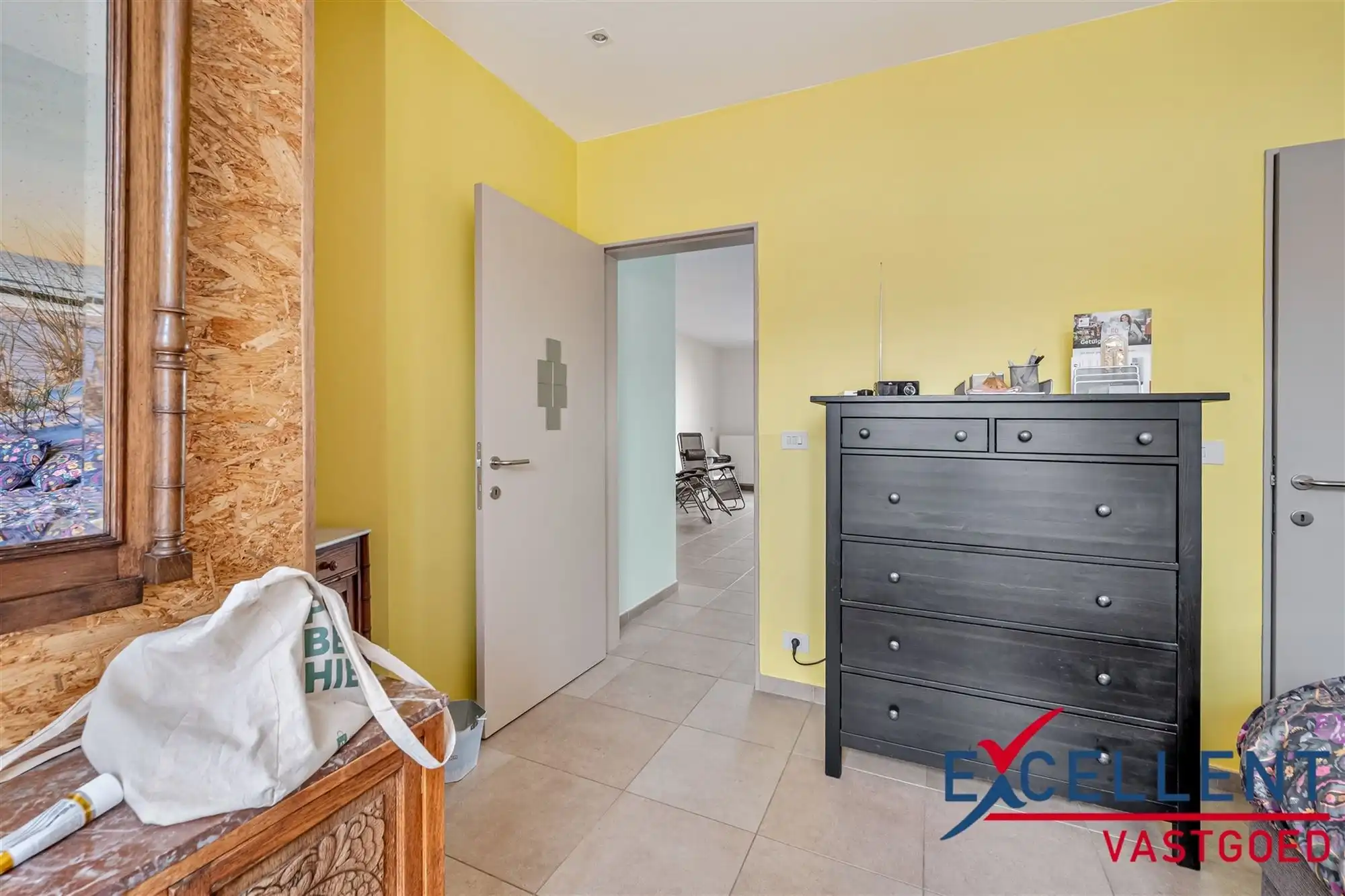 Instapklaar appartement aan het station van Deinze foto 6