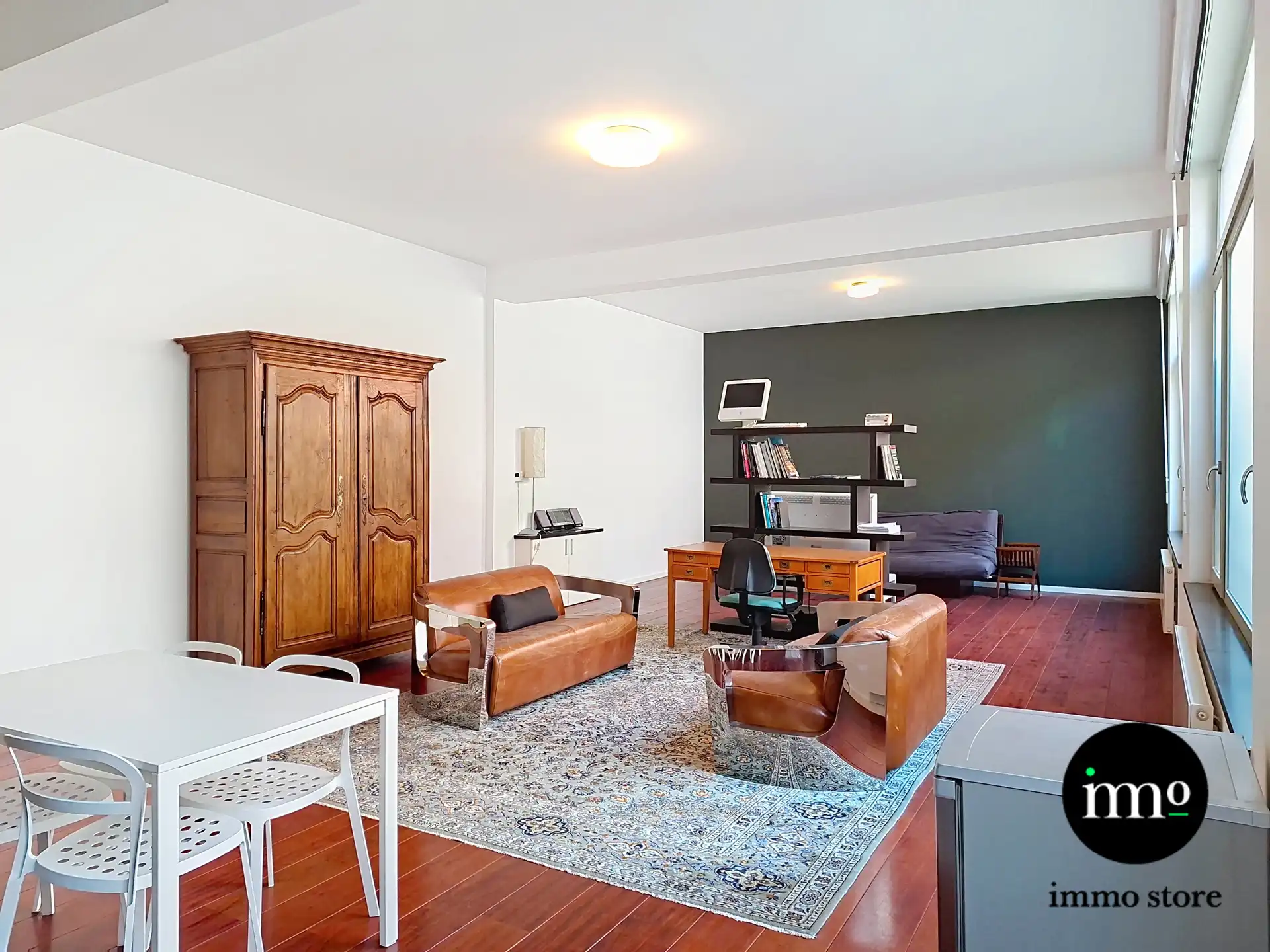 Lichtrijke bureauruimte met studio comfort foto 4