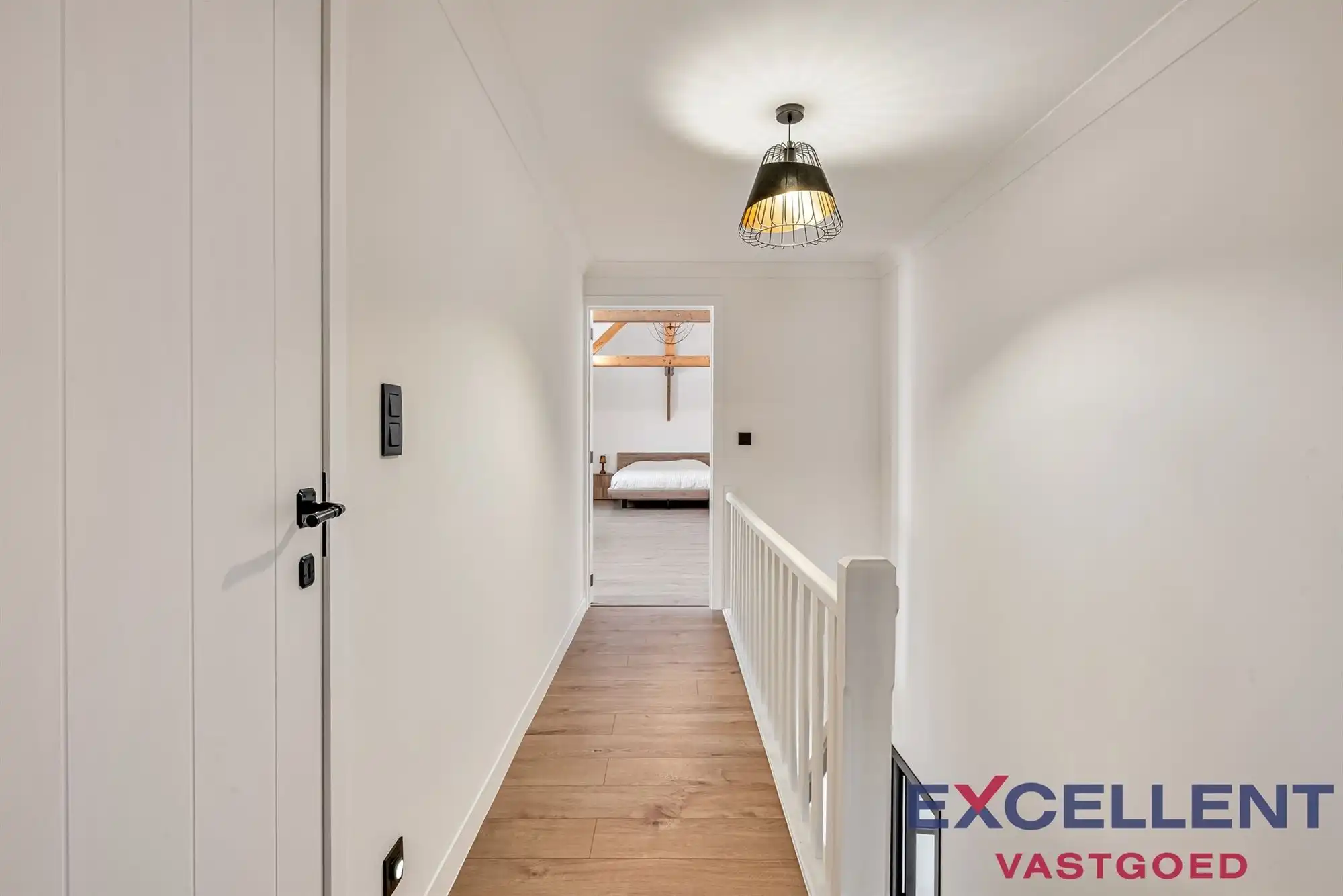 Modern gerenoveerde en riante villa met verzicht te koop foto 22