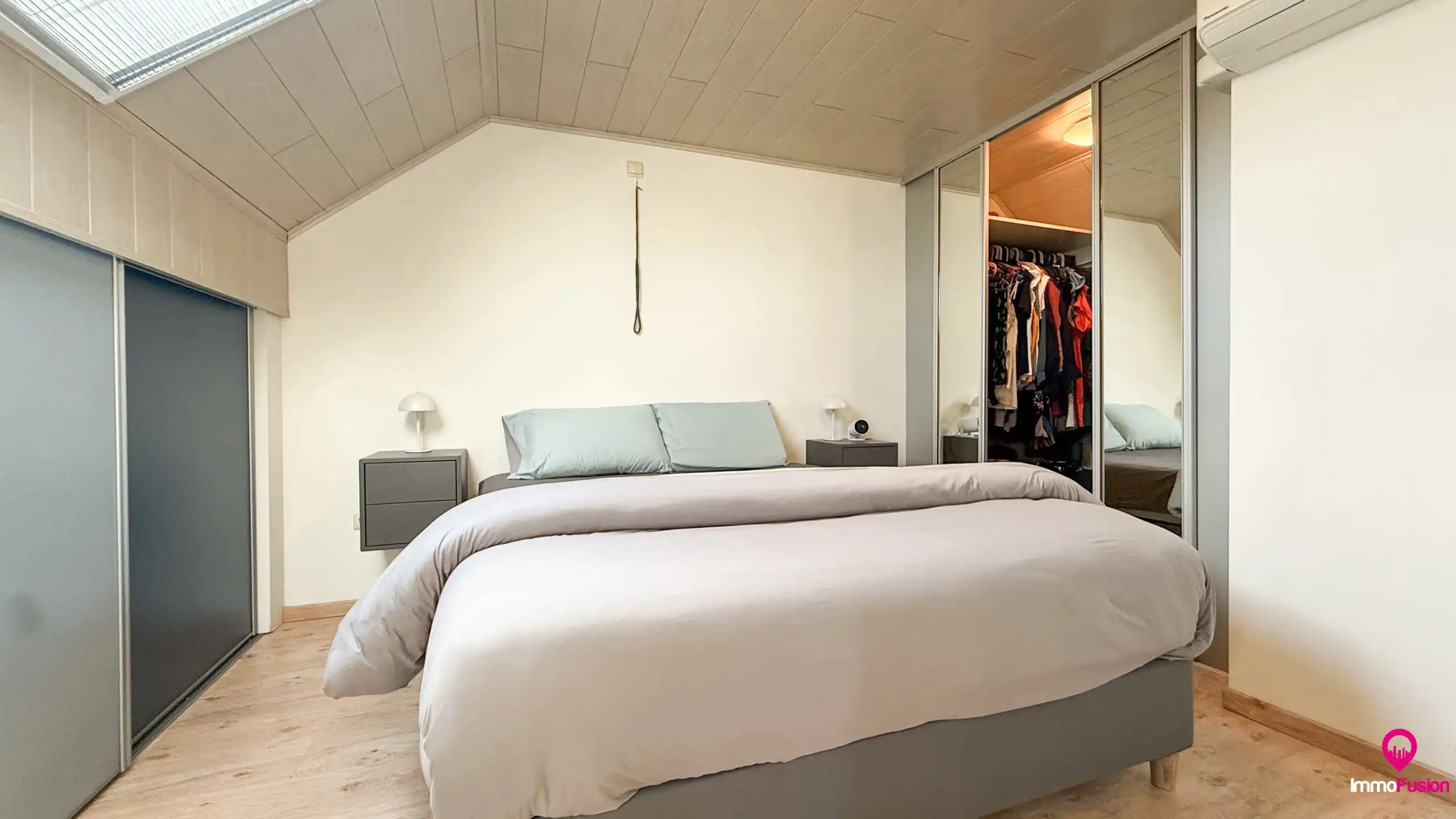 Charmante woning met 5 slaapkamers op een ruim perceel foto 37