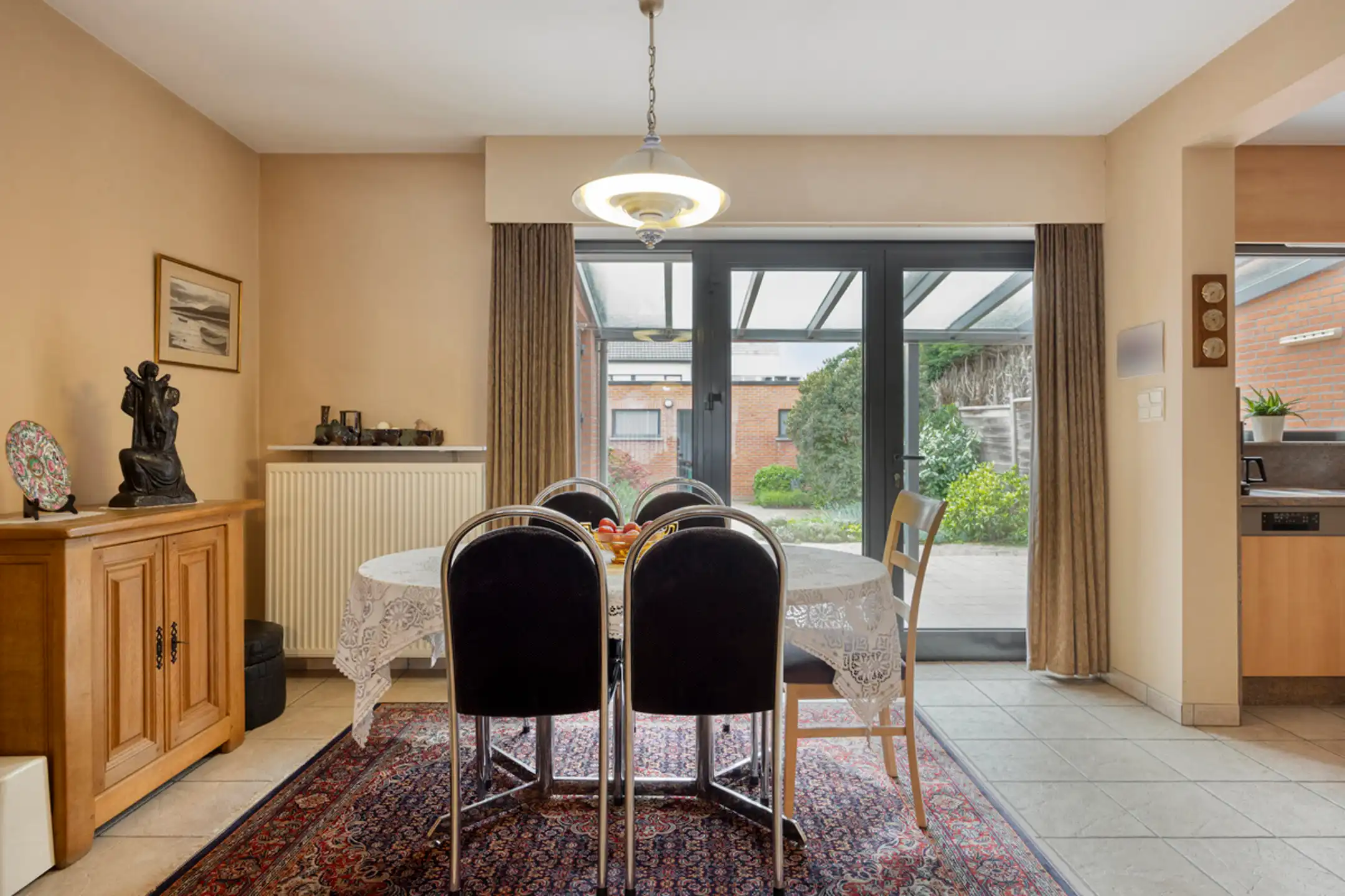 Gezellige gezinswoning met 3 kamers, tuin en dubbele garage foto 9
