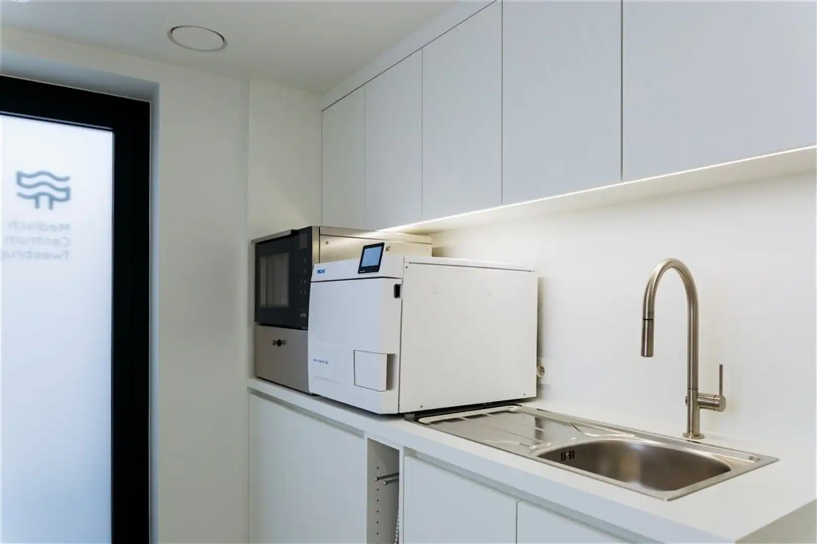 Kantoren/praktijkruimten op strategische locatie in Gent met parking foto 19