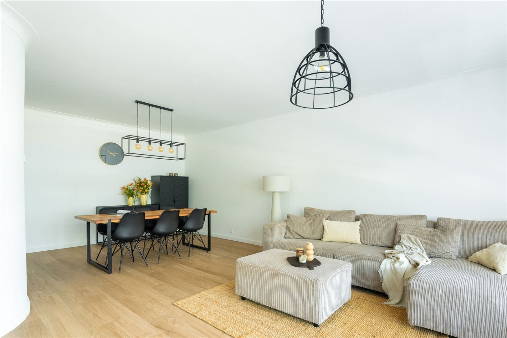 Twee ruime appartementen of één royale gezinswoning op centrale locatie foto 4