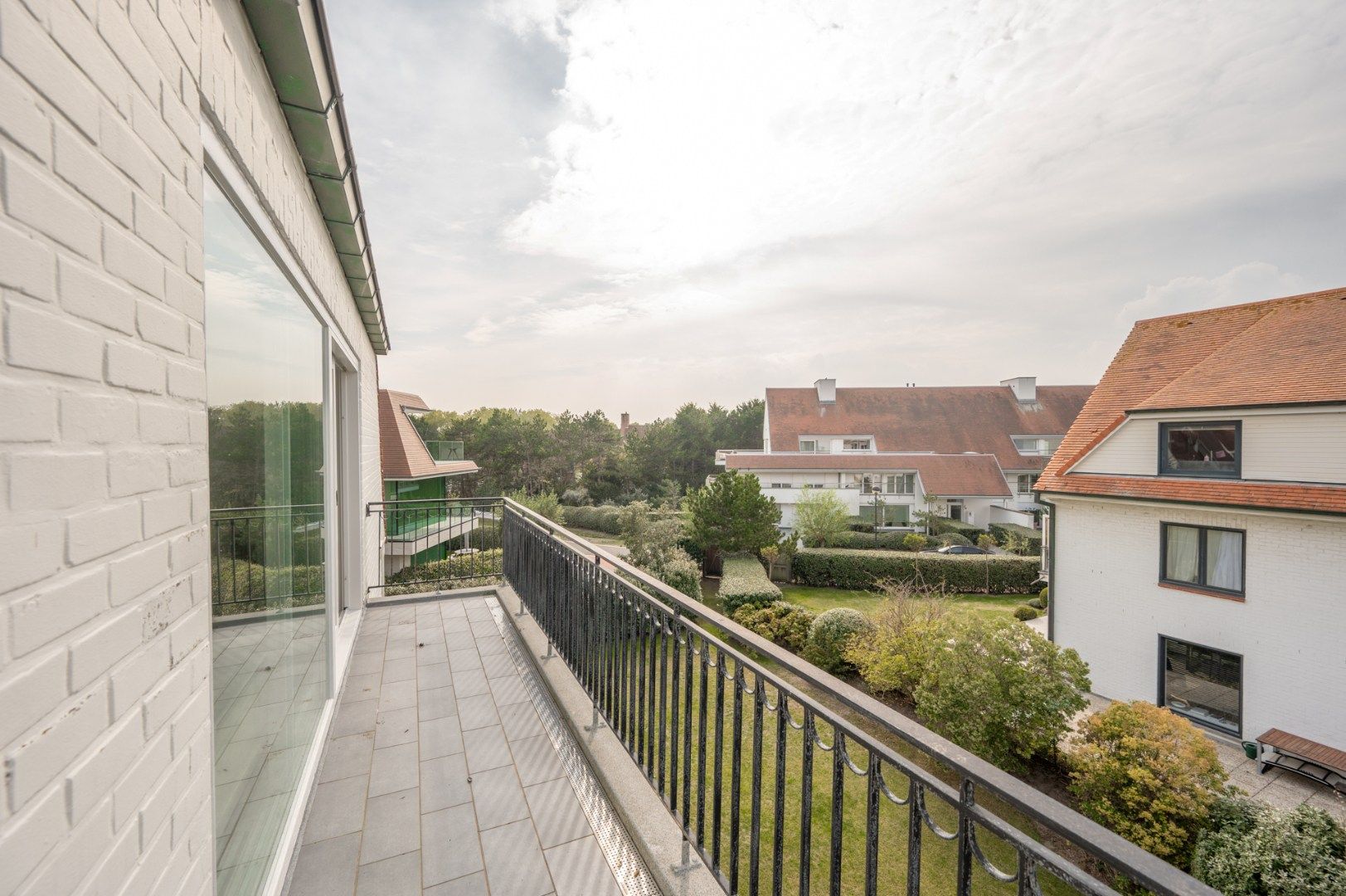 Mooi gemeubeld appartement top gelegen op een boogscheut van de wandeldijk foto 9