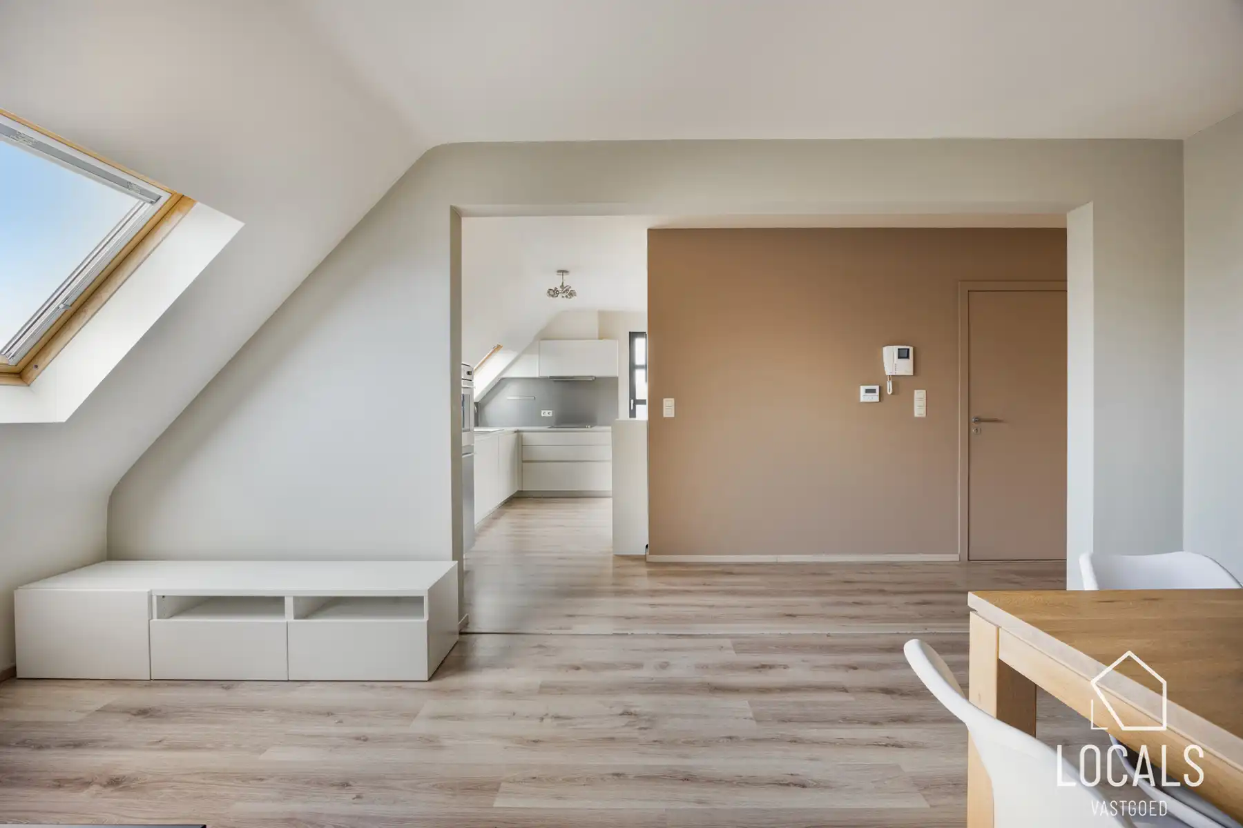Bemeubeld 2-slaapkamer penthouse + staanplaats op -1, Ninove foto 7