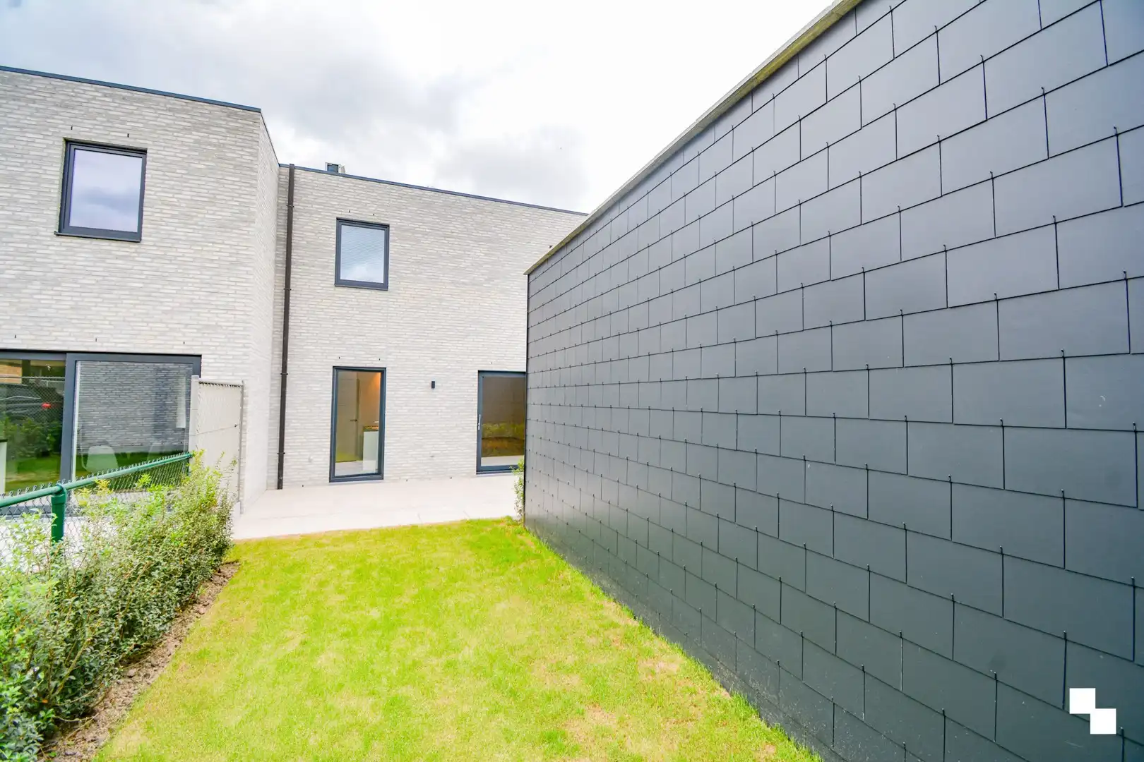 Volledig afgewerkte nieuwbouwwoning met carport te Sleihage foto 17