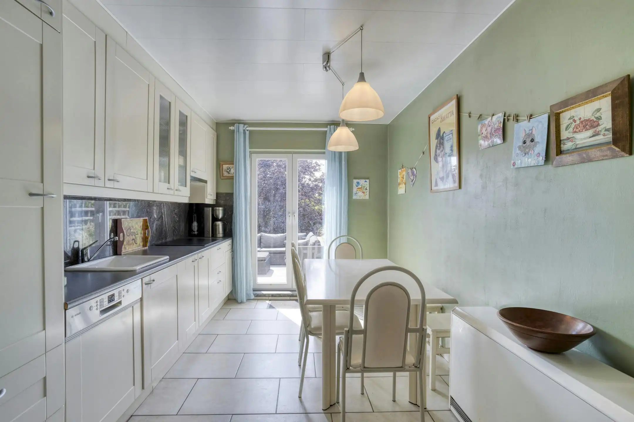 Handelspand met ruime woonst te koop in Ekeren foto 17