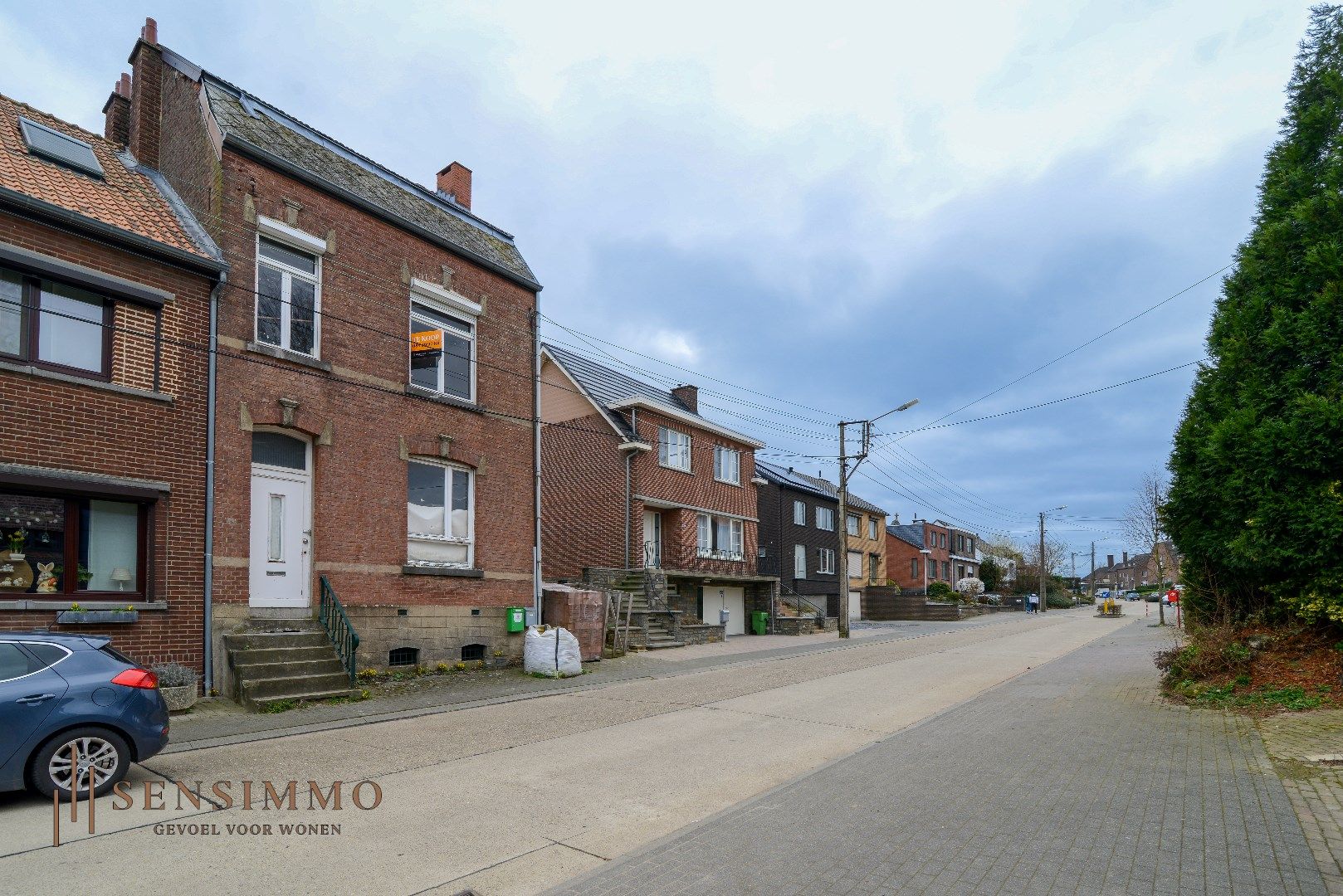 Te renoveren half open charmante woning te Riemst - Vroenhoven. foto 2