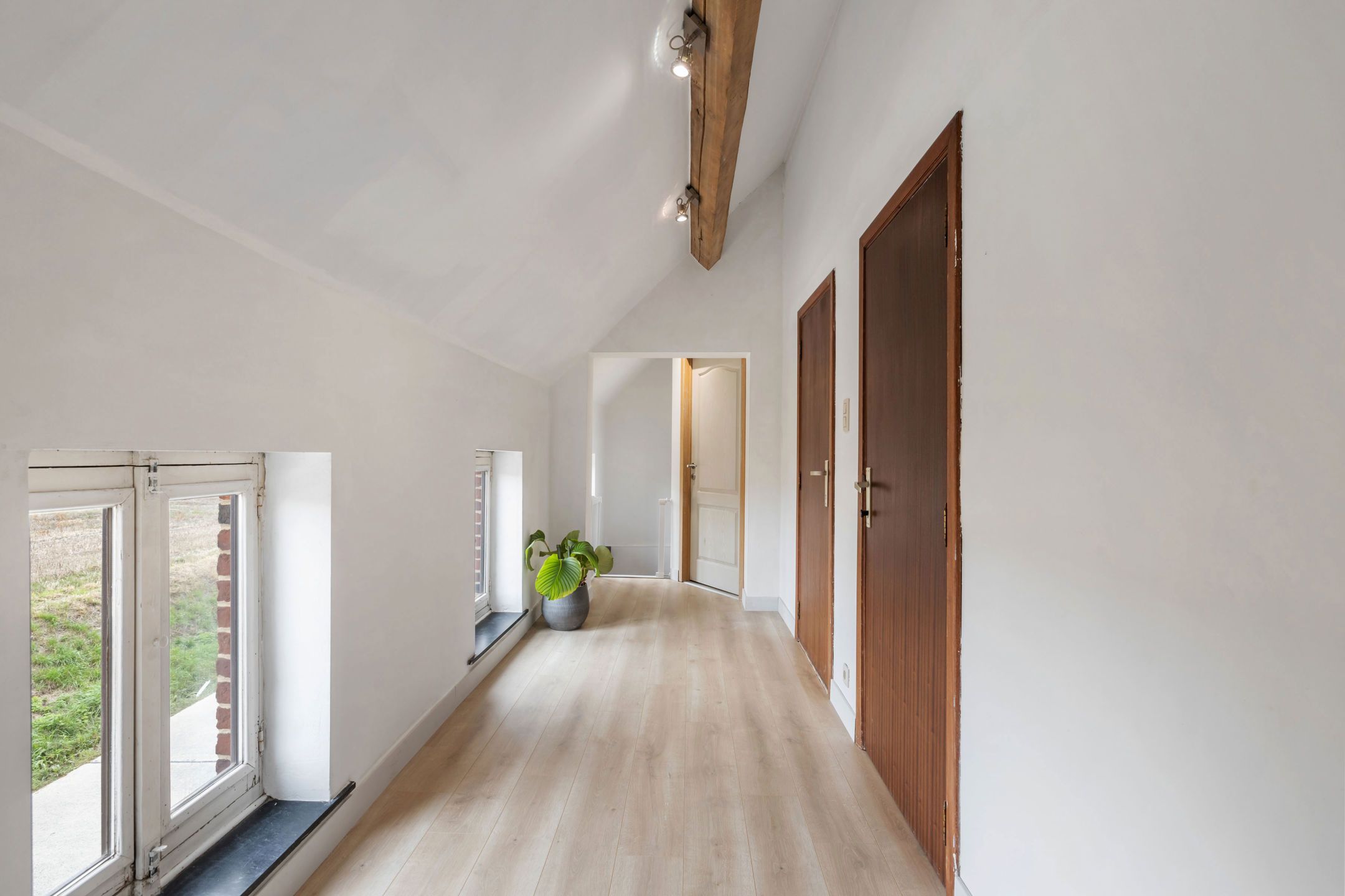 Gezellige woning met garage en tuin foto 16