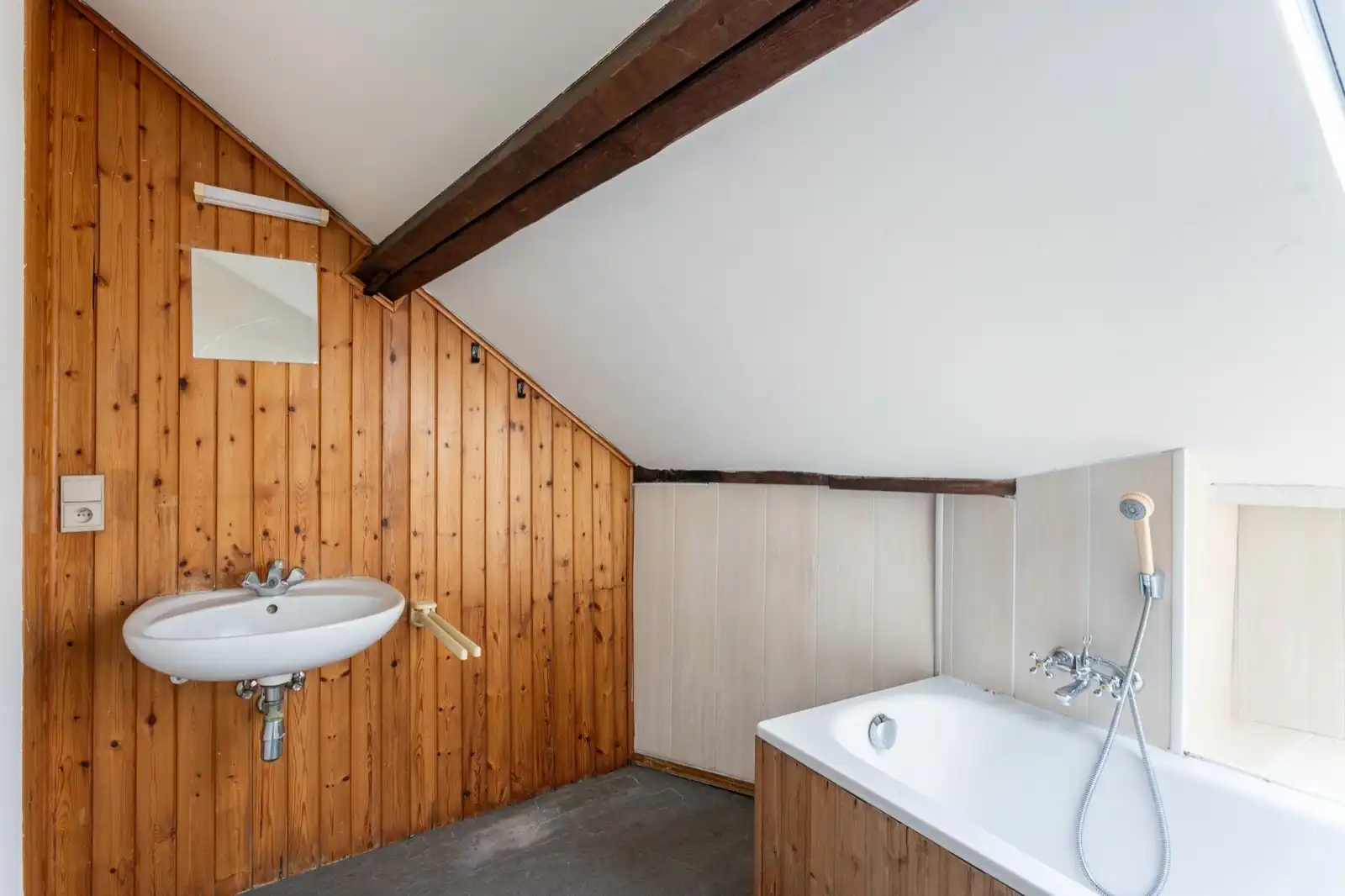 Opbrengsteigendom met 2 vergunde appartementen en kelders in het centrum van Halle foto 20