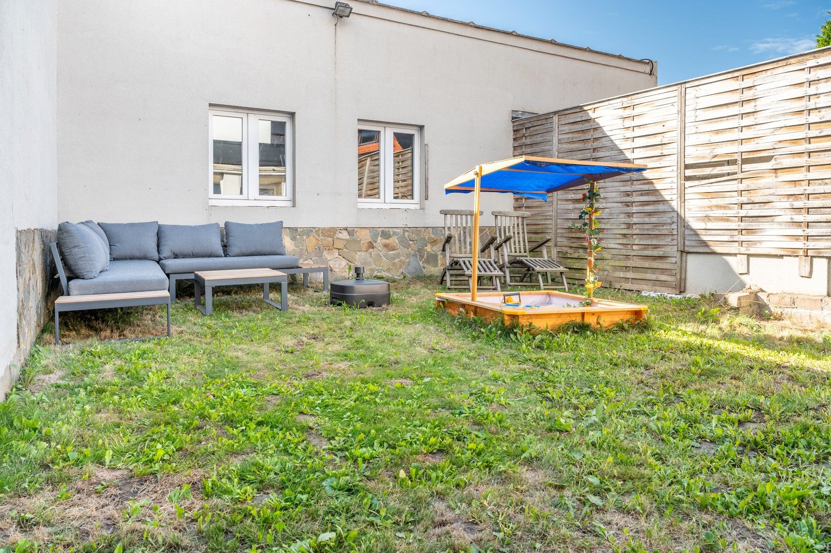Instapklare woning met magazijn foto 19