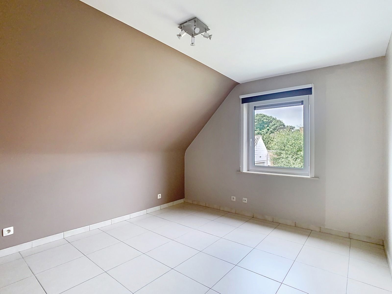 Recente, halfopen én Instapklare Woning met 3 SLPK én tuin! foto 9