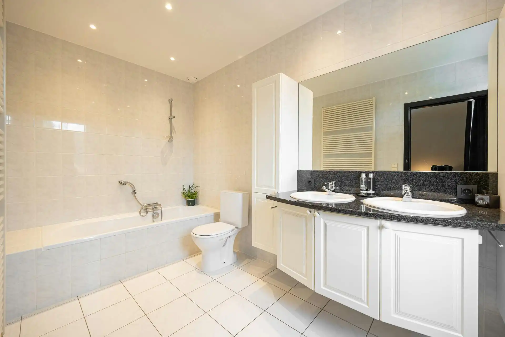gerenoveerd huis met zwembad op 17 are te koop in Kasterlee foto 25