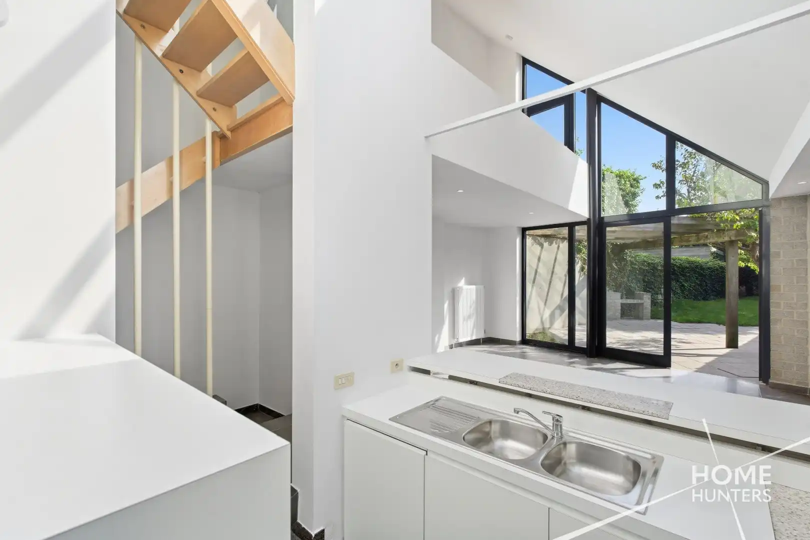Ruime instapklare stadswoning met 3 slpks, tuin en EPC B foto 8