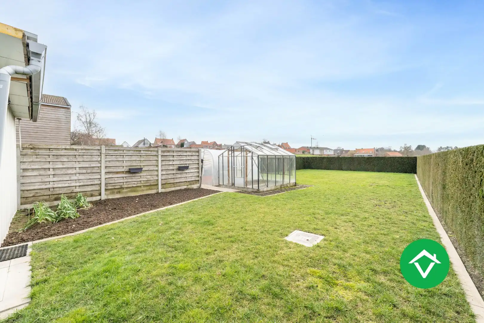 Alleenstaande woning met 4 slaapkamers en garage te Aartrijke foto 33