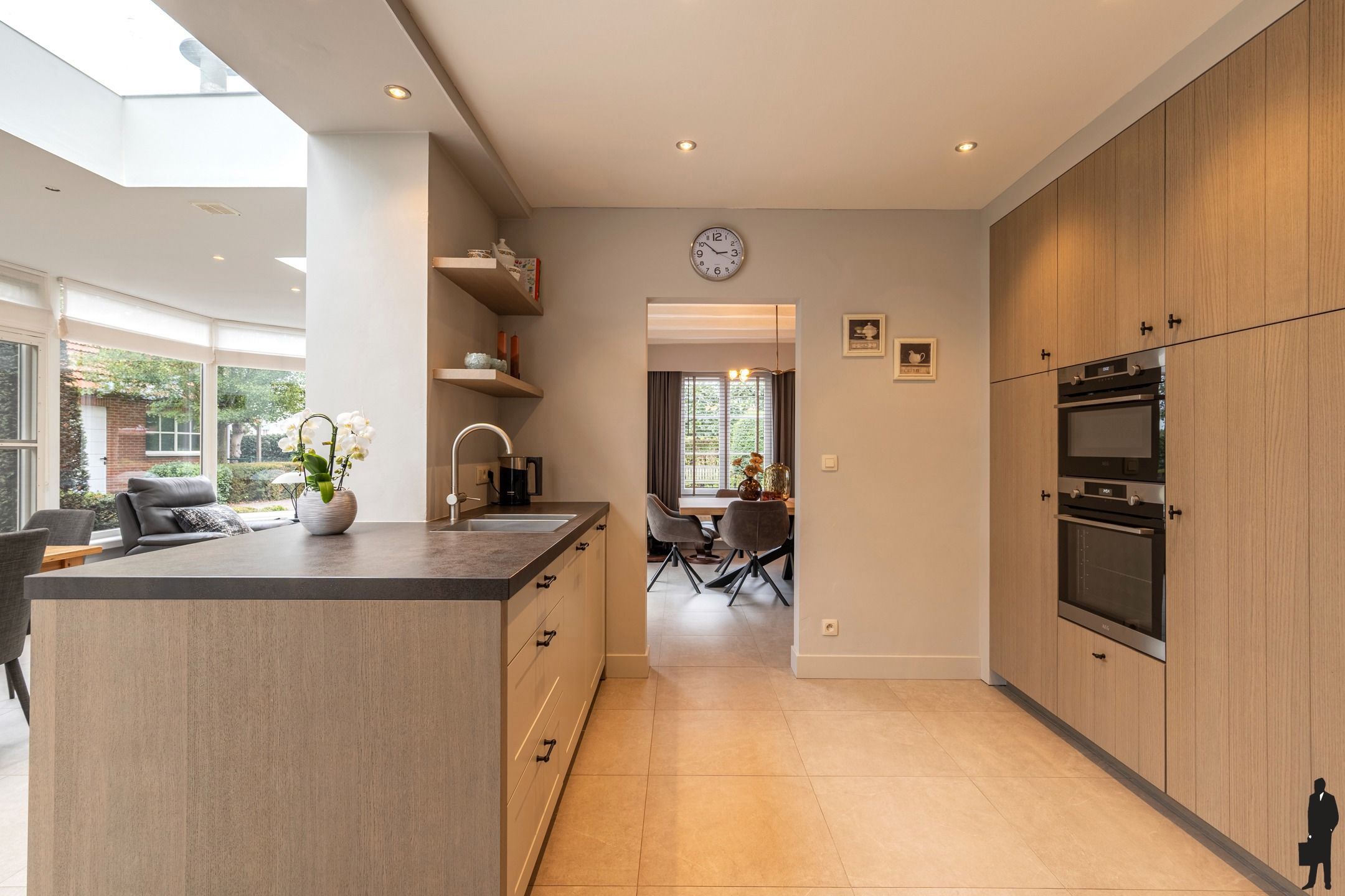 Landelijke woning met 3 slpk. en vrij uitzicht op een perceel van ca. 3.400 m² foto 9