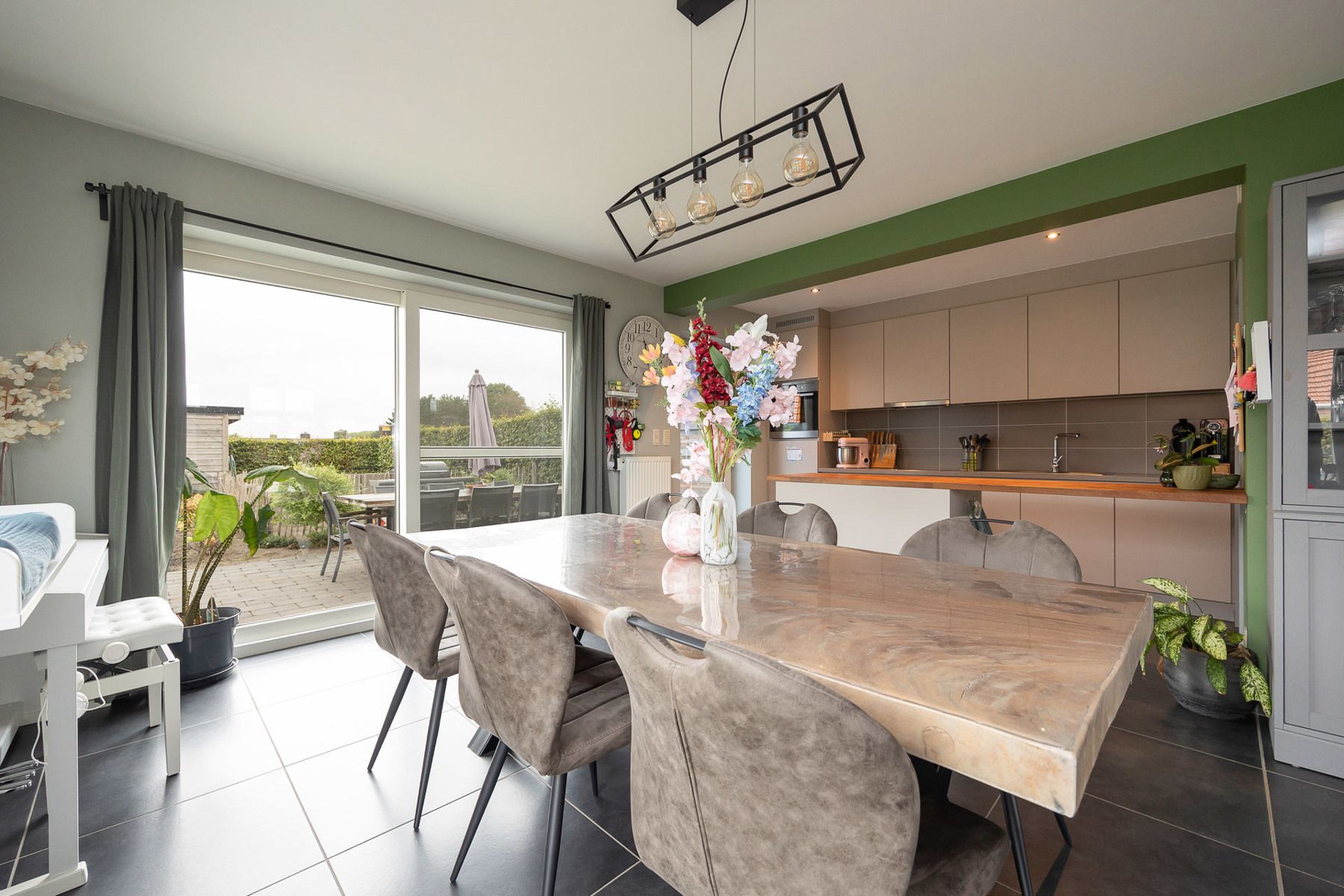 HOB met 3slk op 590m2 grond foto 6