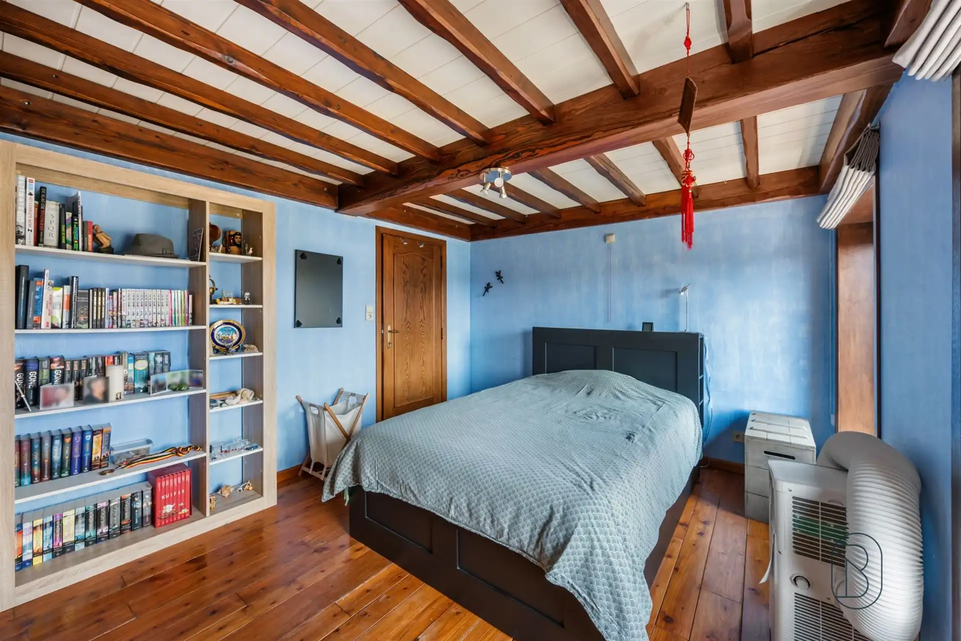 Ruime karakterwoning met 4 slk, grote tuin en charme. foto 24
