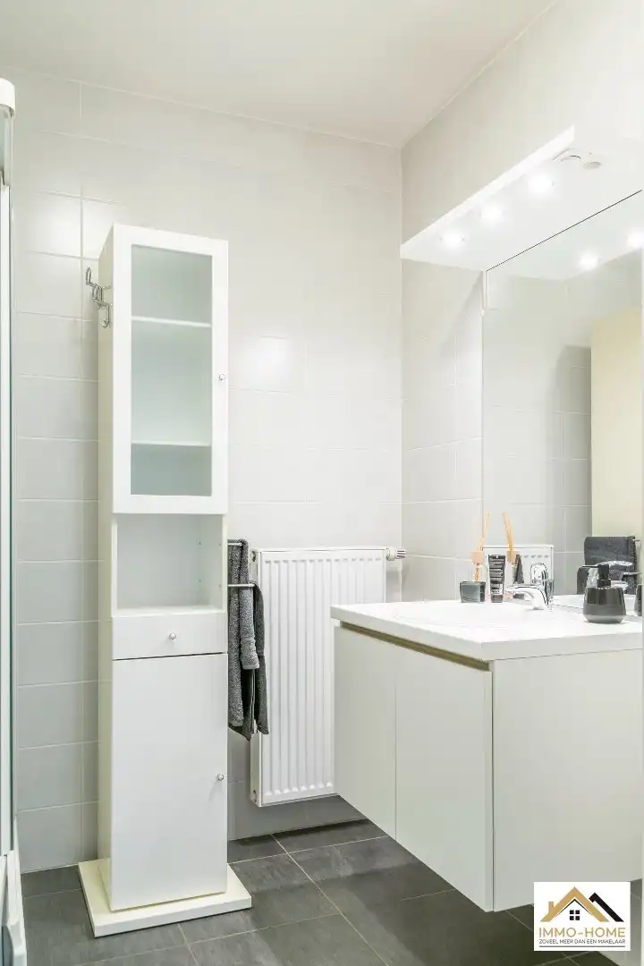 Instapklaar appartement met garage!  foto 15