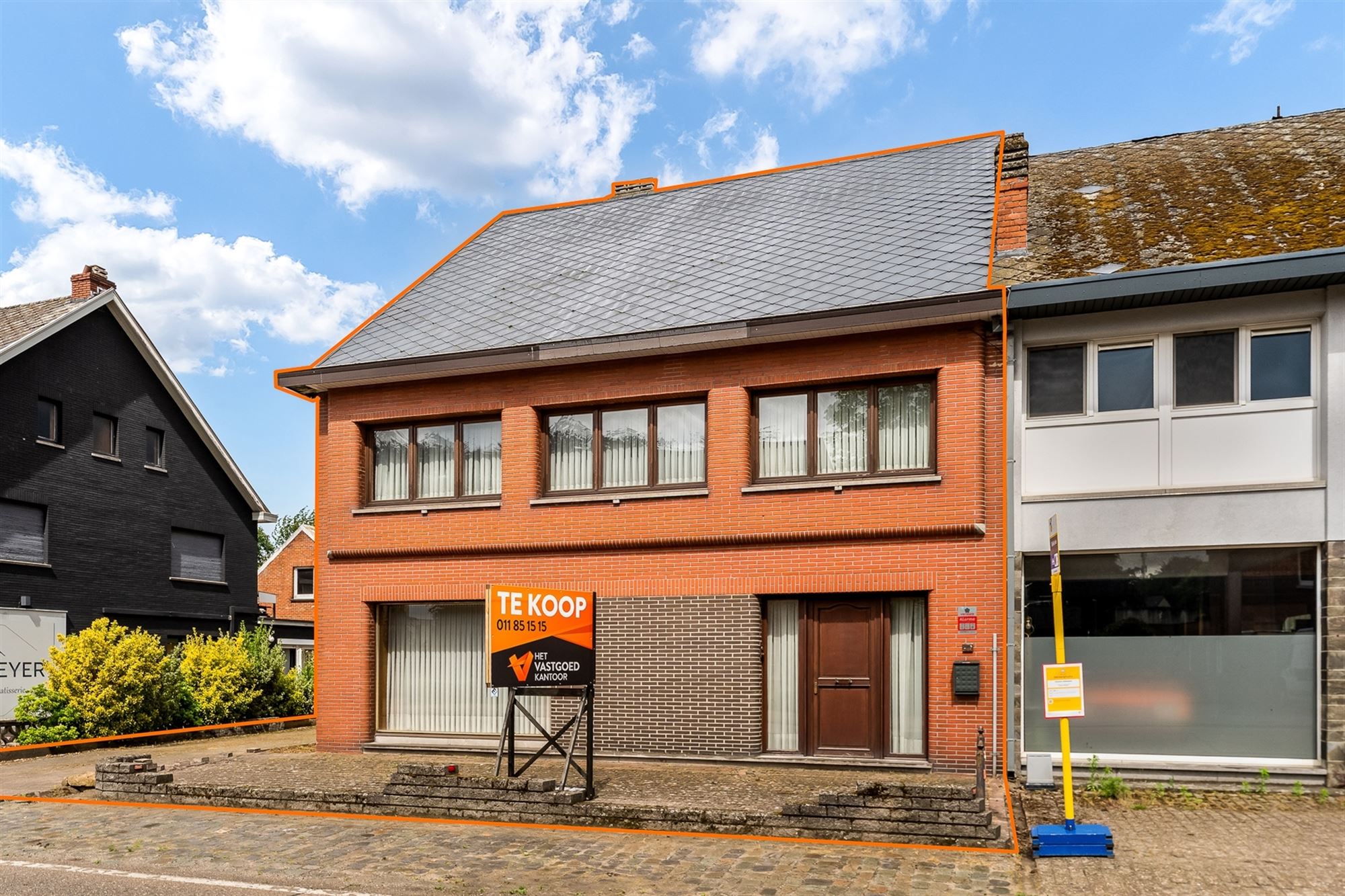 ZEER RUIME WONING (338M²) MET 5 SLAAPKAMERS OP EEN PERCEEL VAN 10ARE GELEGEN IN HET CENTRUM VAN OOSTHAM foto 35
