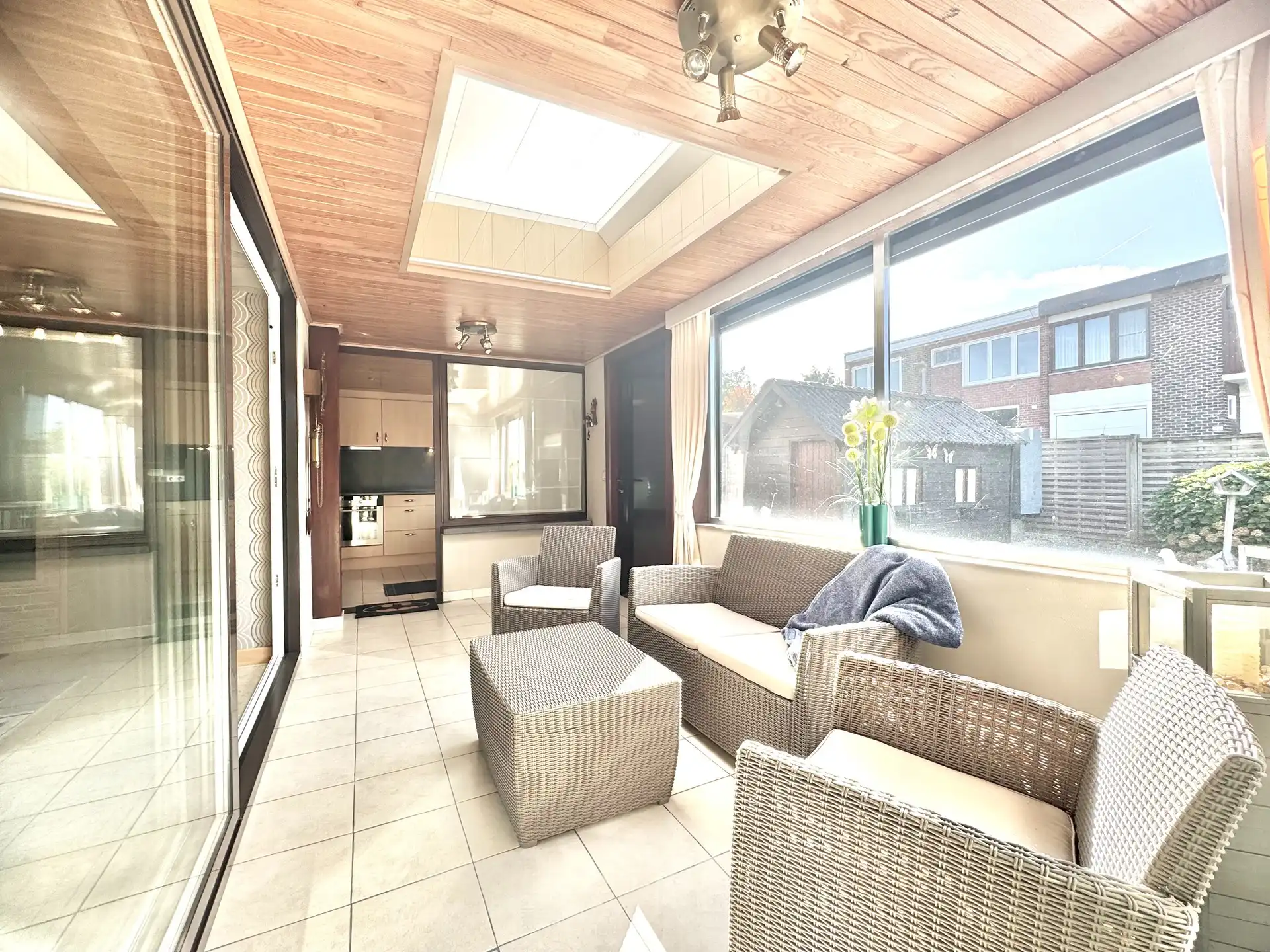 HALFOPEN WONING | 4 KAMERS | TUIN | GARAGE | 720 M² foto 12