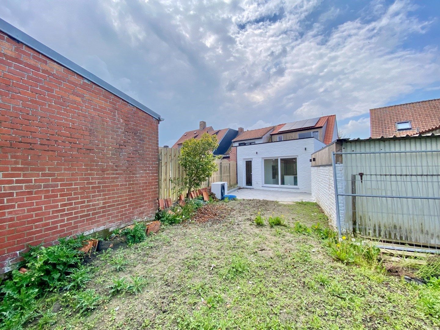 WONING MET 2 SLAAPKAMERS, TUIN EN GARAGE IN DIKKEBUS foto 5