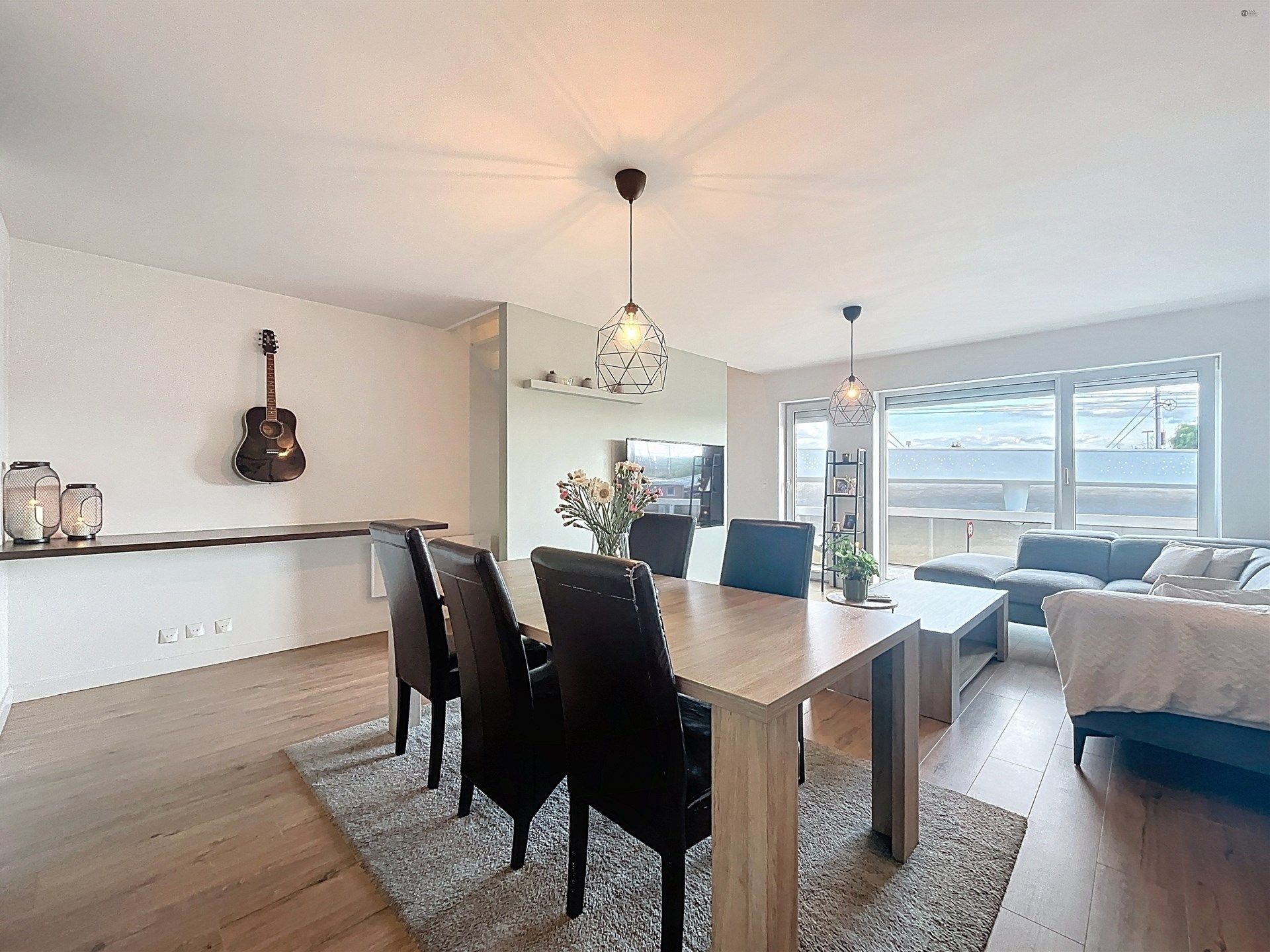 Ruim duplexappartement met zolder  foto {{pictureIndex}}