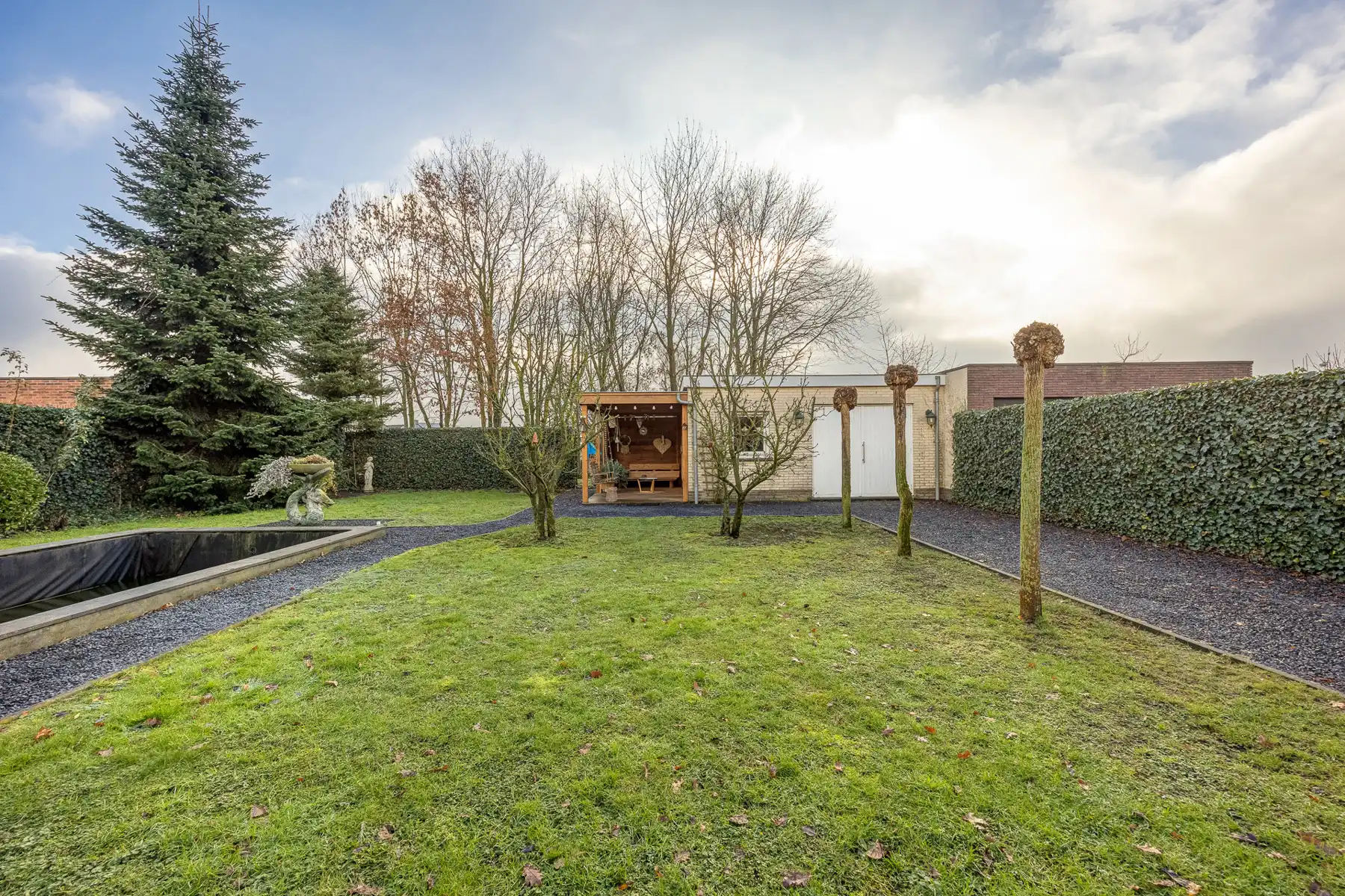 Laagbouwwoning op ca 729 m². foto 22