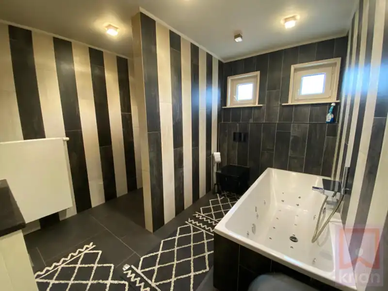 Ruime woning met grote garage (+-93m²) EN magazijn (+-170m²), centrum Geel, ideaal voor zelfstandige of vrij beroeper foto 13