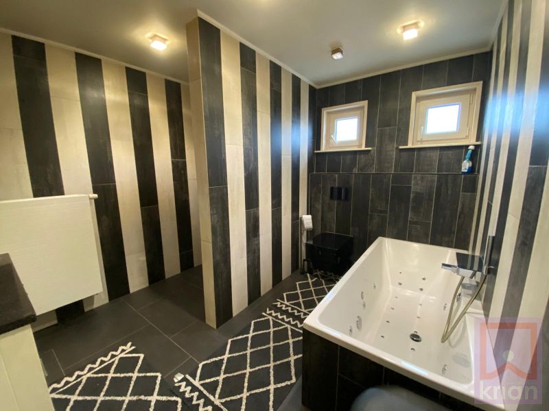 Ruime woning met grote garage (+-93m²) EN magazijn (+-170m²), centrum Geel, ideaal voor zelfstandige of vrij beroeper foto 13