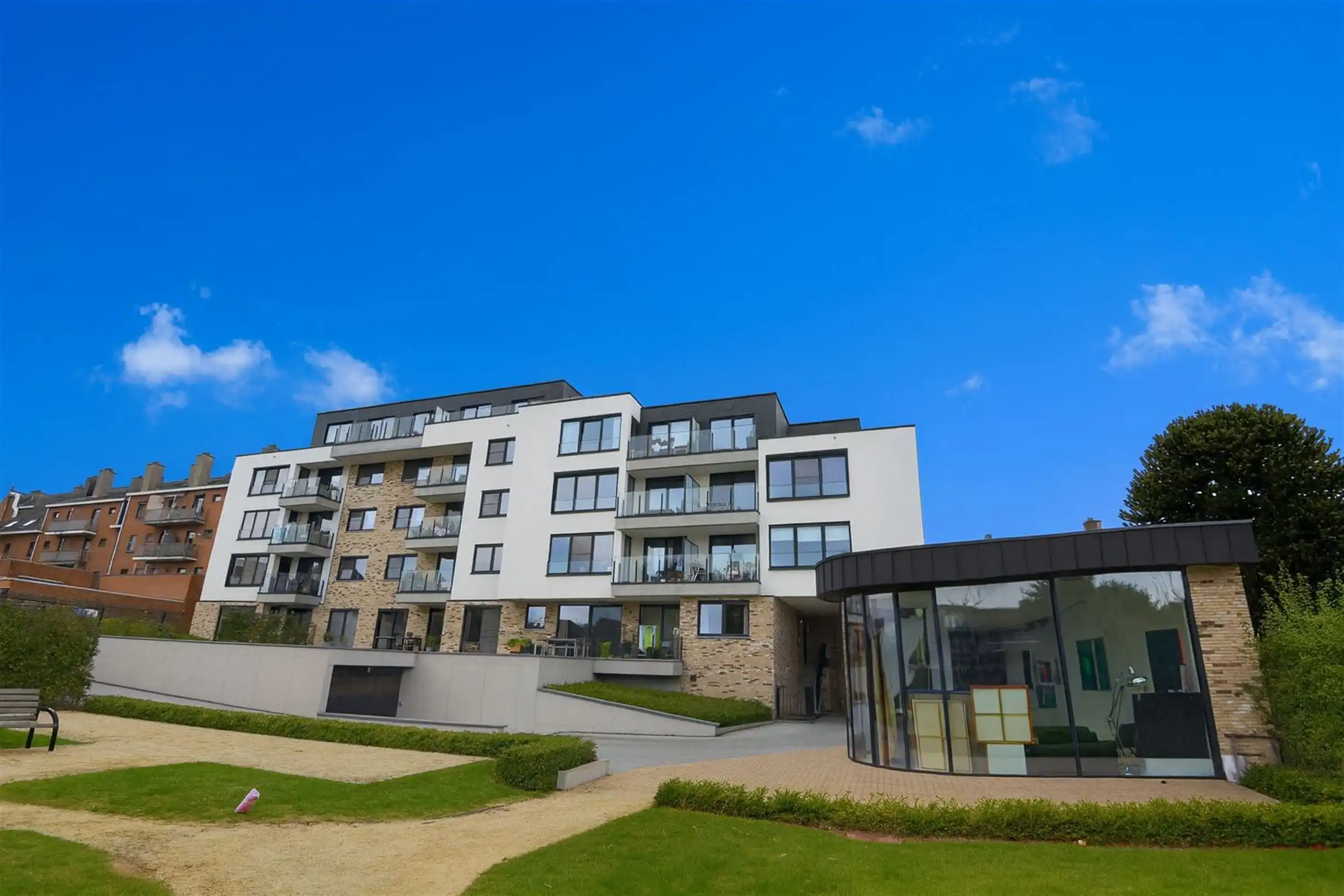 appartement foto {{pictureIndex}}