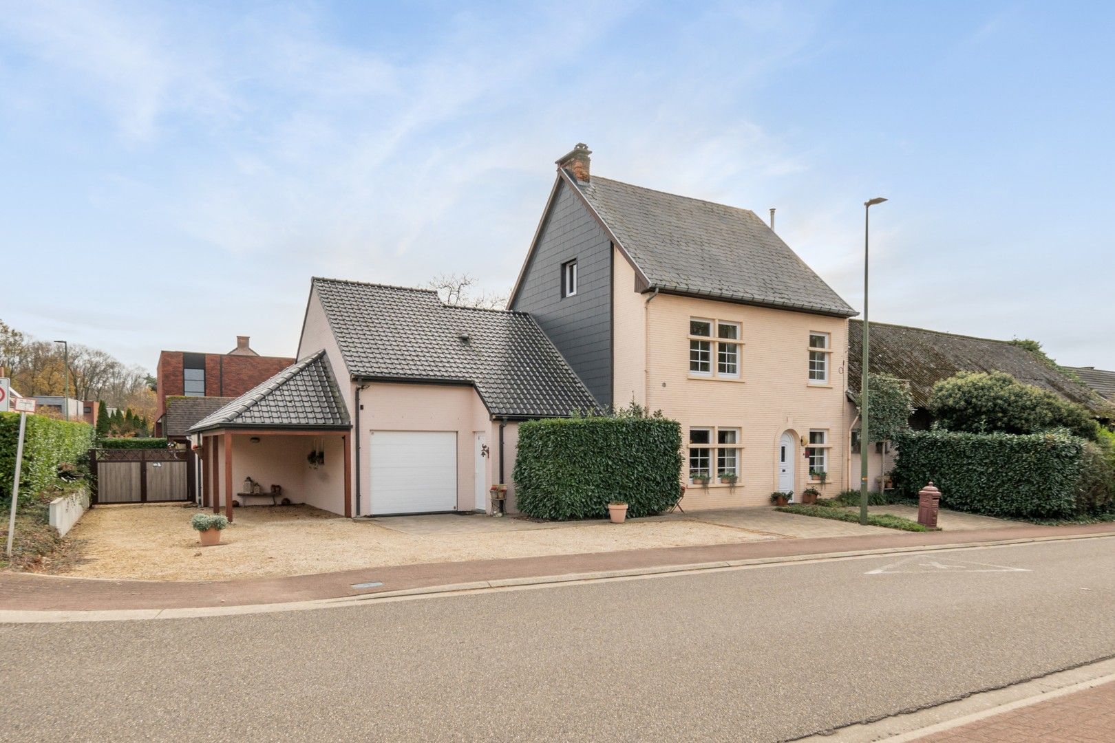 Karaktervolle woning gelegen te Diest-Molenstede foto {{pictureIndex}}