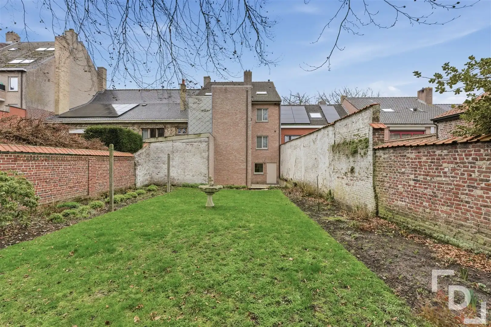 Appartement met 2 slaapkamers en garage te koop in centrum Poperinge. foto 22