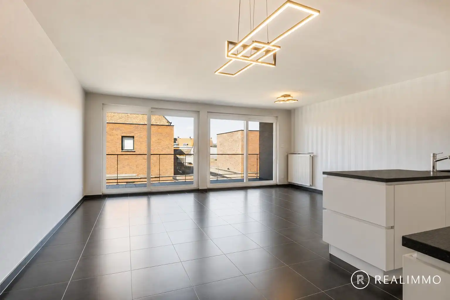 Lichtrijk appartement met twee autostaanplaatsen Avelgem foto 2