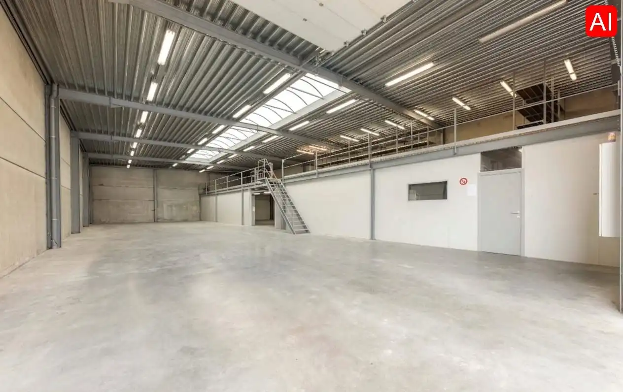BEDRIJFS-/INVESTERINGS VASTGOED | LOODS | SHOWROOM | BURELEN & APPARTEMENT  foto 3