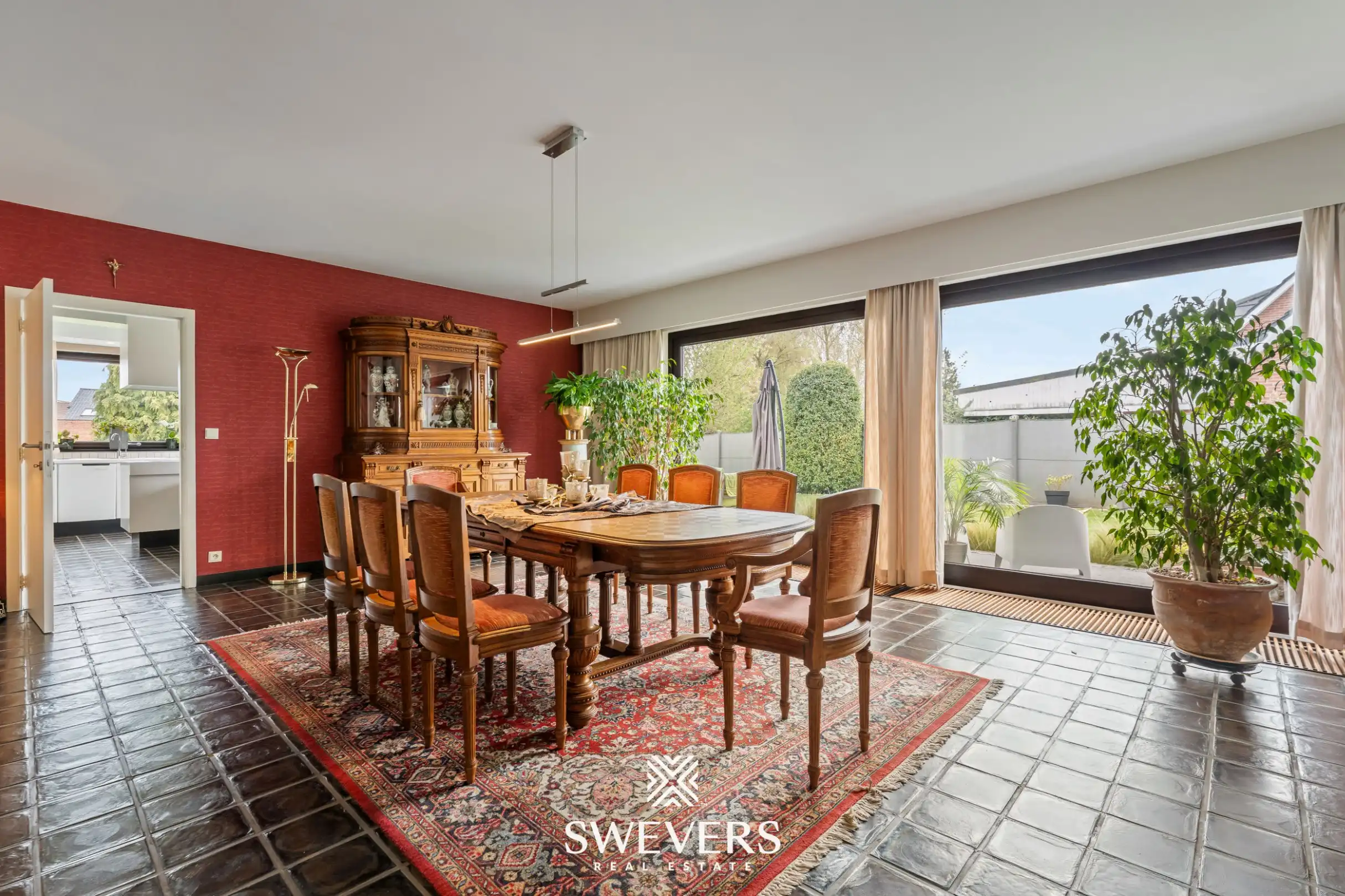 Authentieke villa met praktijkruimte en grote tuin te Hoepertingen foto 9