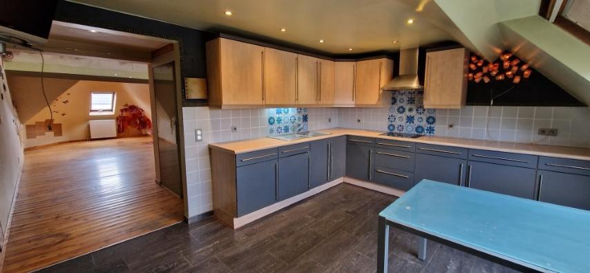 Ruime EENGEZINSWONING met grote leefruimten, 2 slaapkamers en mooi terras, woning met mogelijkheden, op 1 are 33 ca. foto 24