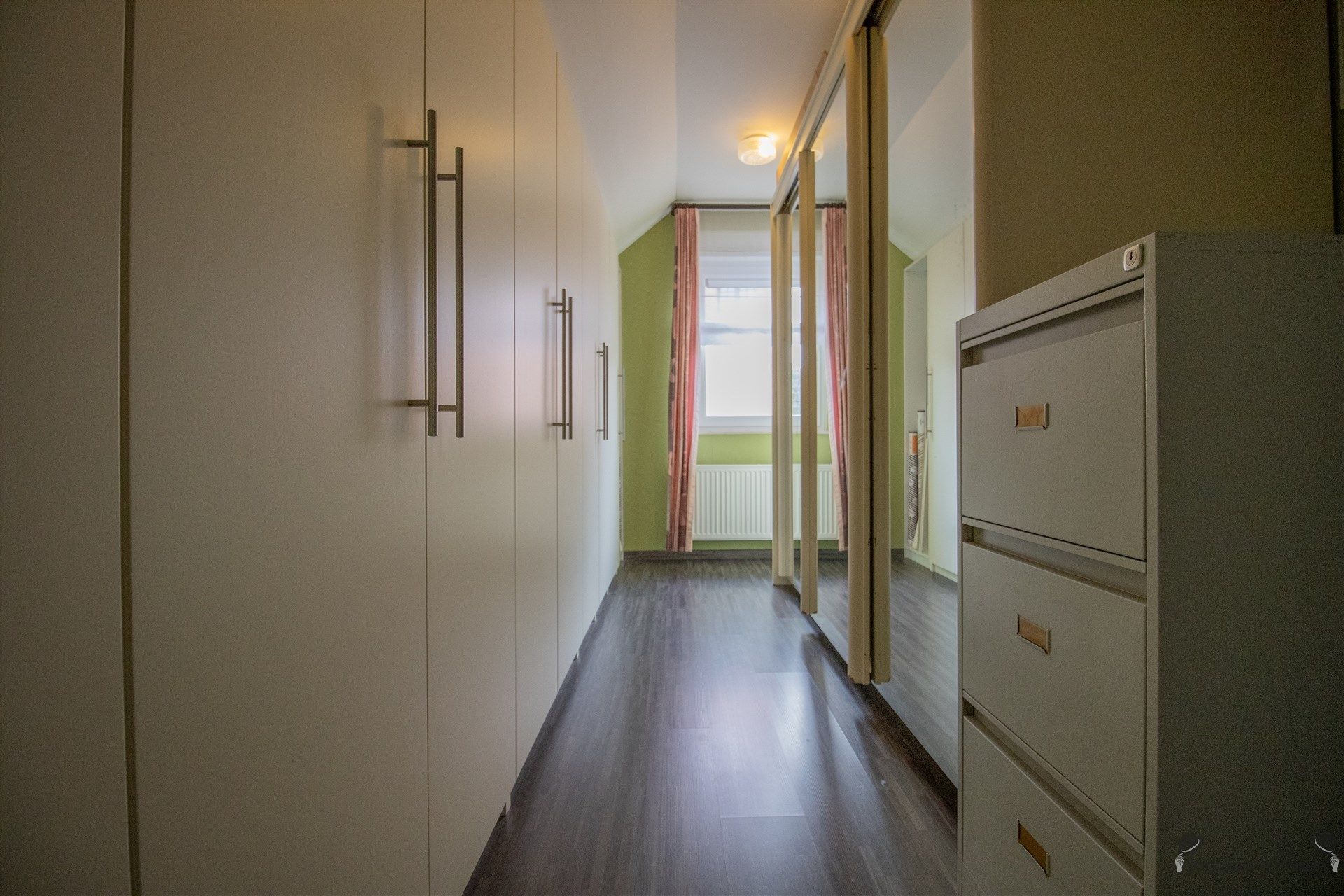 Ruime energiezuinige en instapklare woning met 3 à 4 slaapkamers. foto 14