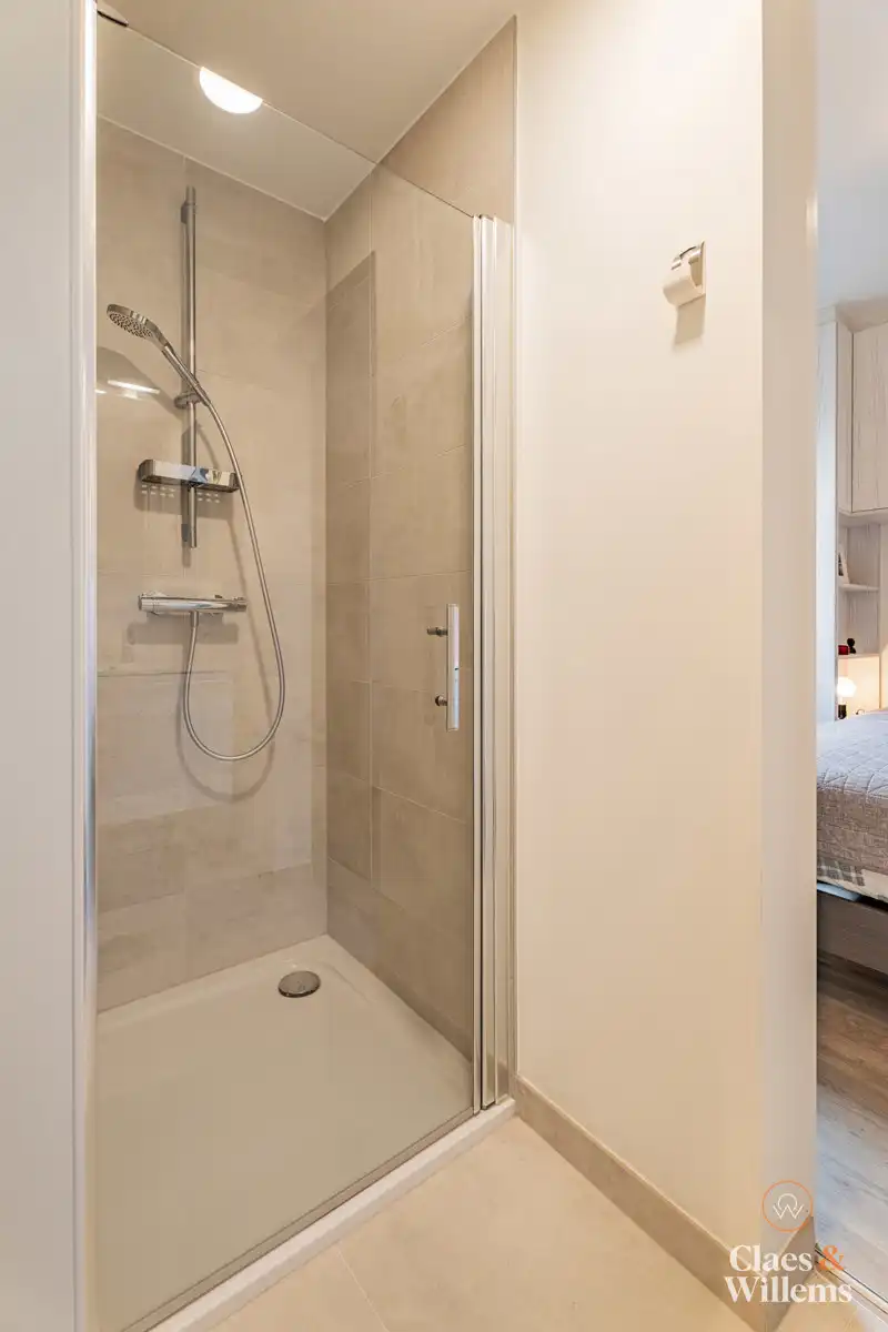 Stijlvol 3 slaapkamer appartement met terras te Halle foto 17