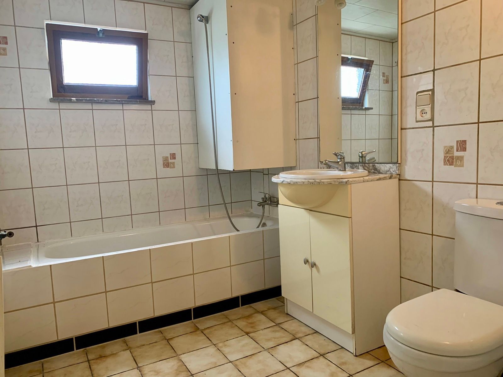 Te renoveren woning op een prachtige locatie foto 5