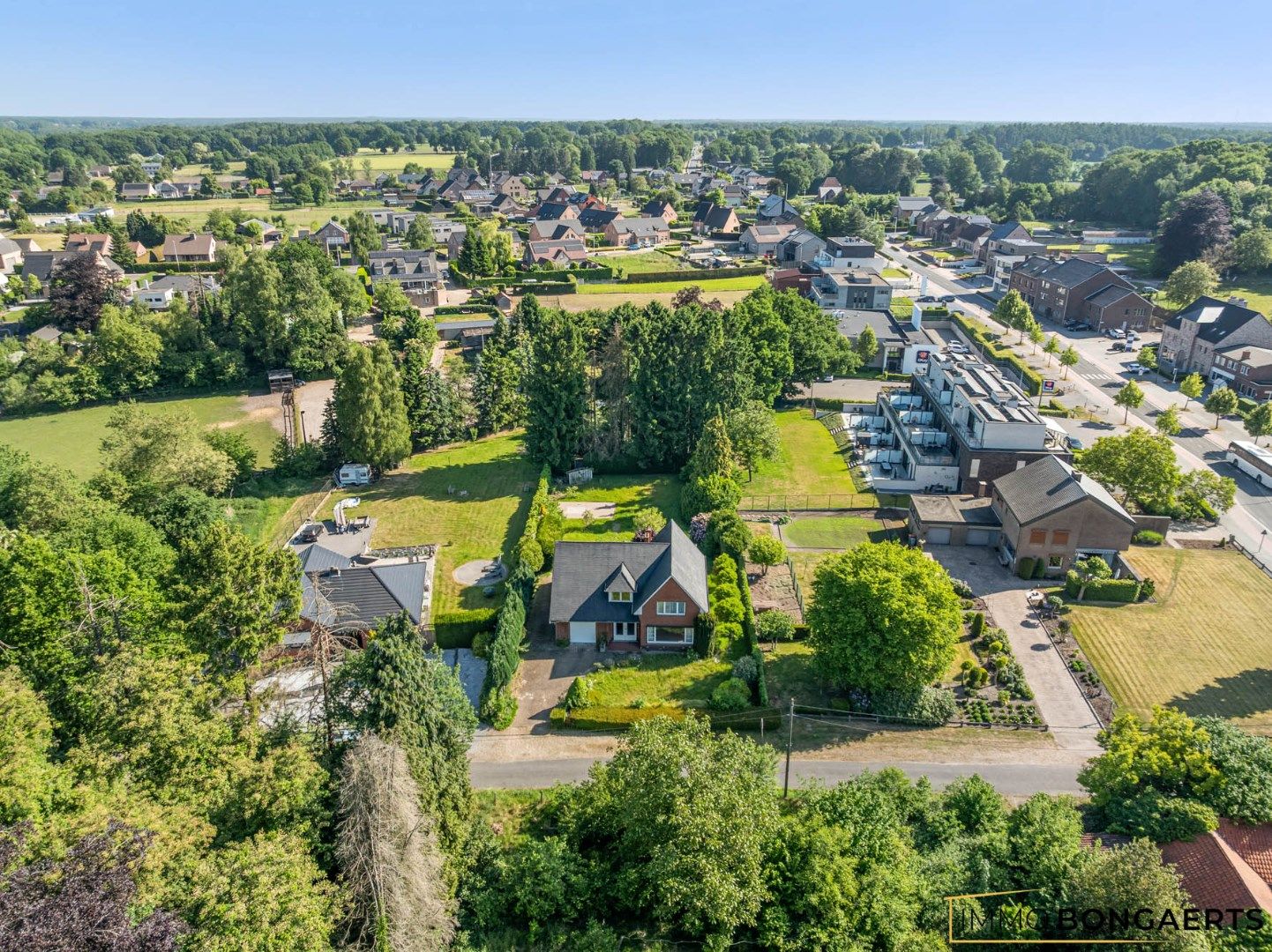 Rustig gelegen woning op een groot perceel foto 30