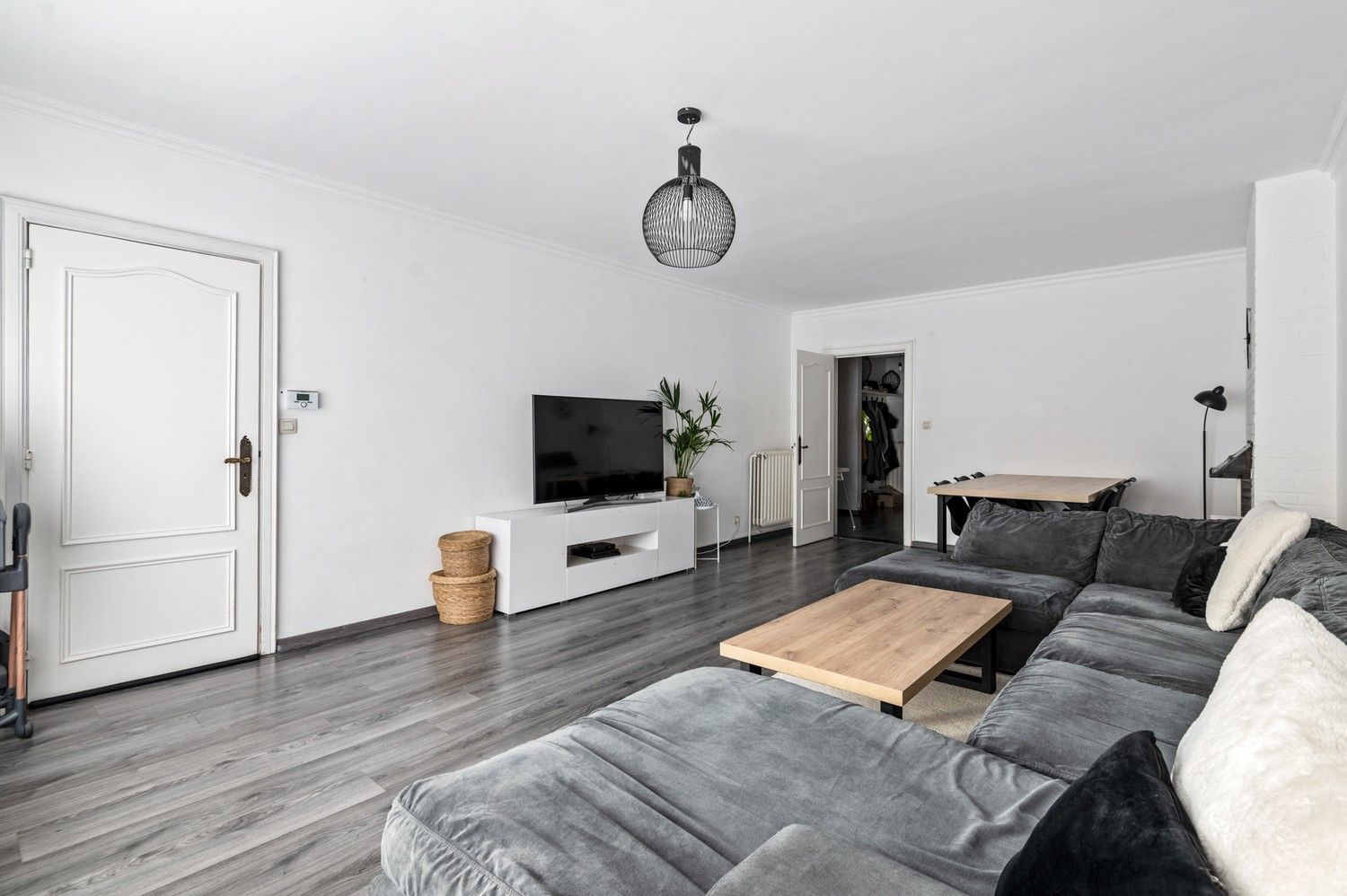 Instapklaar appartement op de 1ste verdieping met 2 slaapkamers en berging te Mortsel! foto 5