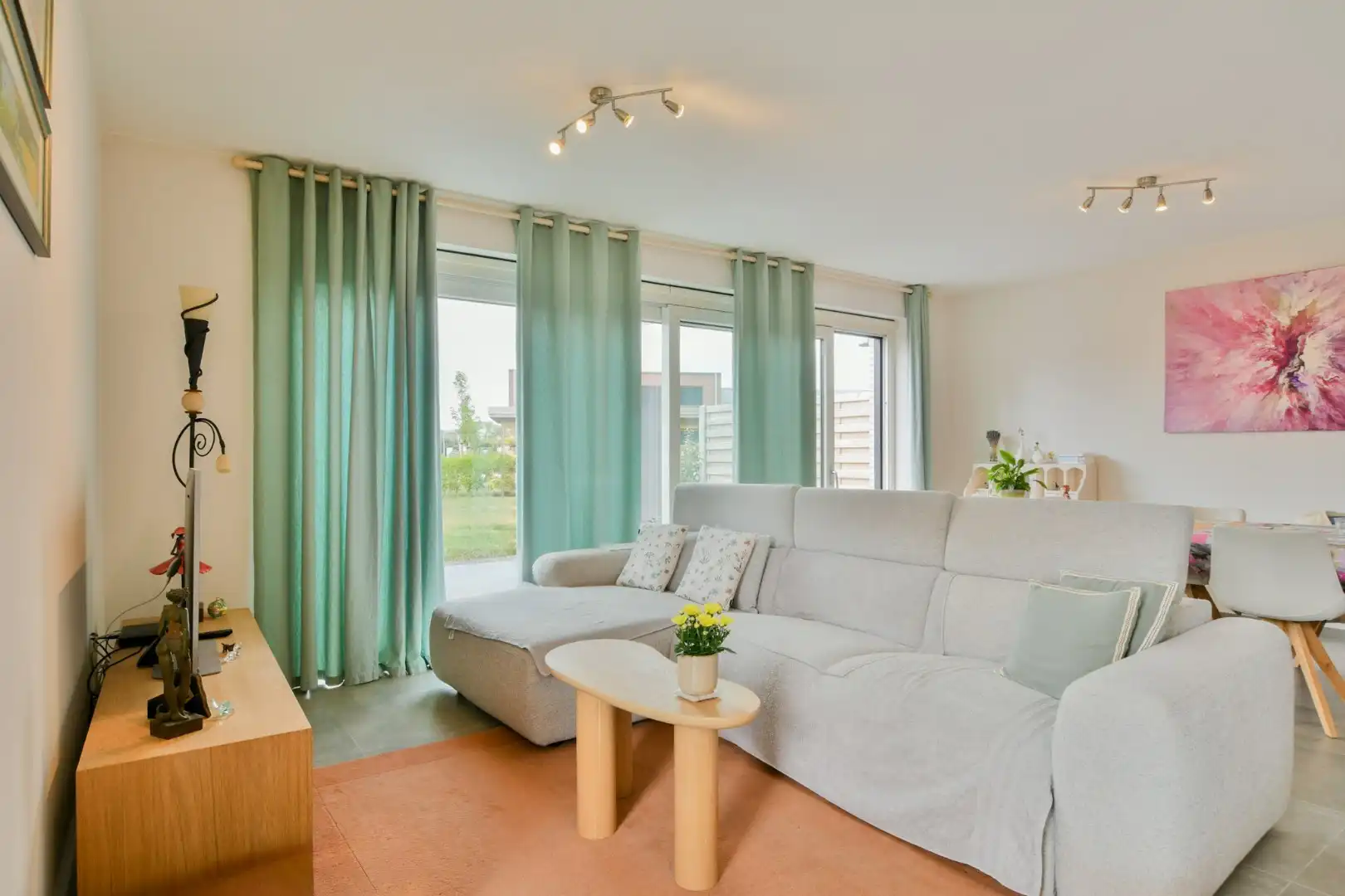 Gelijkvloers nieuwbouwapp met 2 slpks, tuin en garage te Brugge foto 2