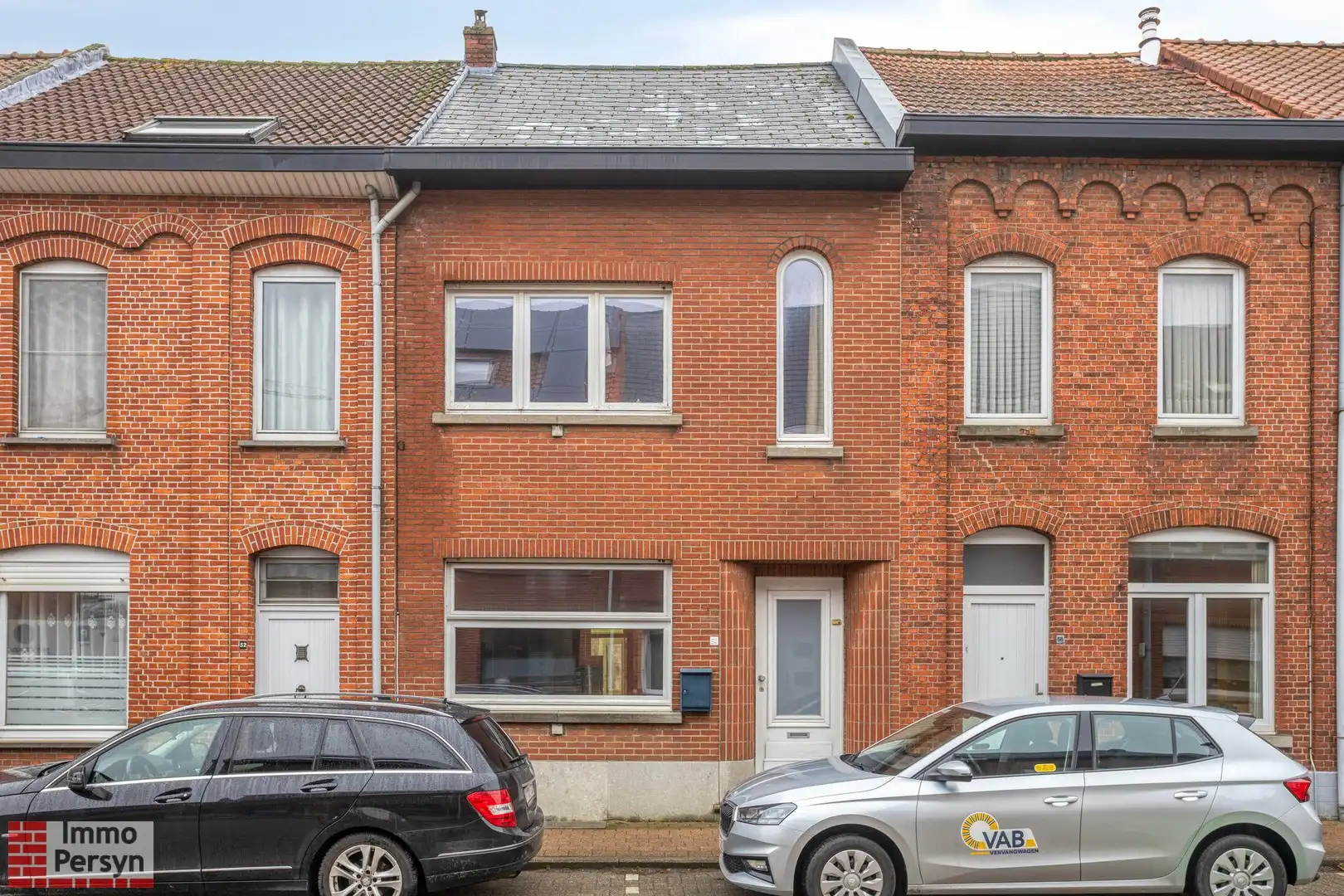 Hoofdfoto van de publicatie: Te renoveren woning met 3 (mogelijks 4) slaapkamers en tuin met uitweg