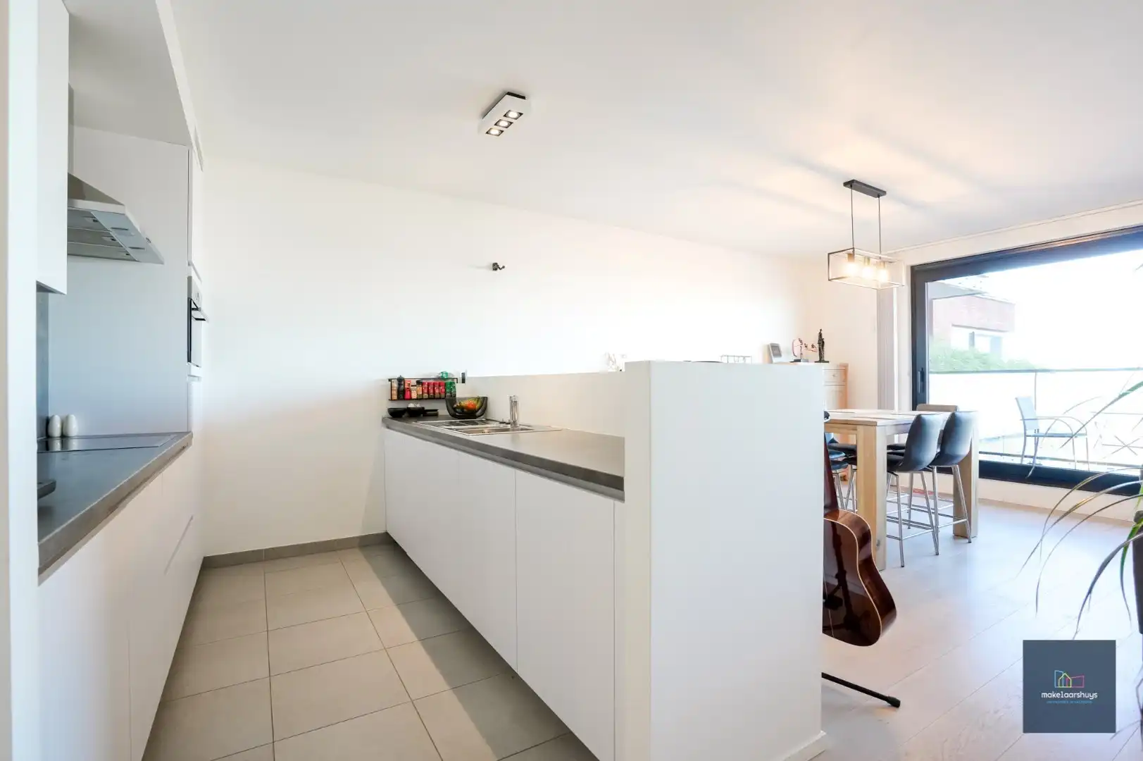 Schitterend 2-slp.app met 2 terrassen, garage en kelder foto 9