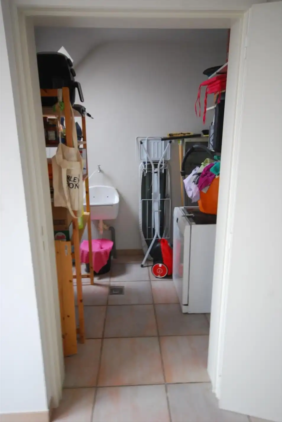 RUIM APPARTEMENT MET ONDERGRONDSE AUTOSTAANPLAATS foto 6