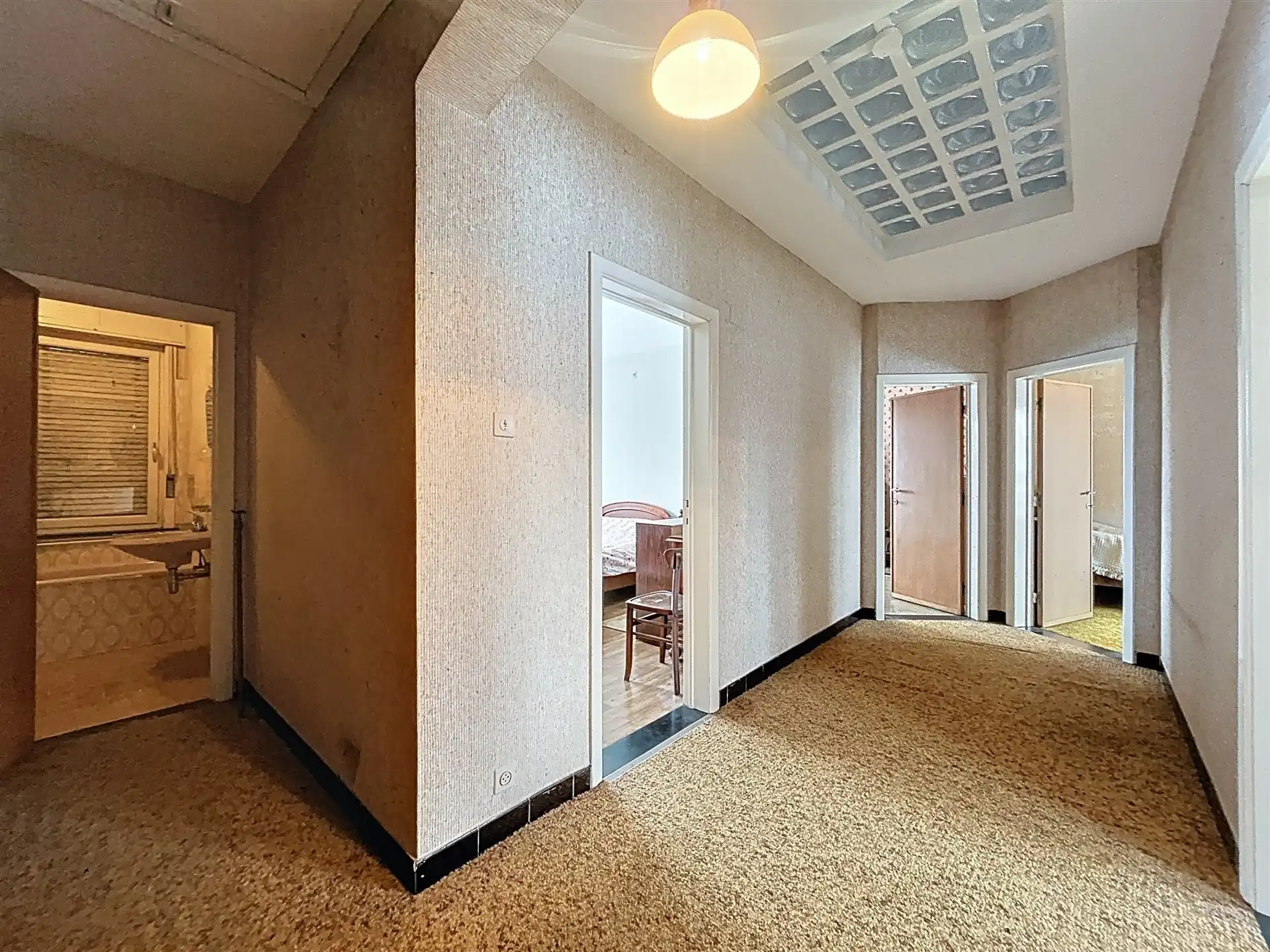 te renoveren gezinswoning  met 4 slaapkamers en mogelijkheid tot uitbreiding op perceel van 527m² foto 10