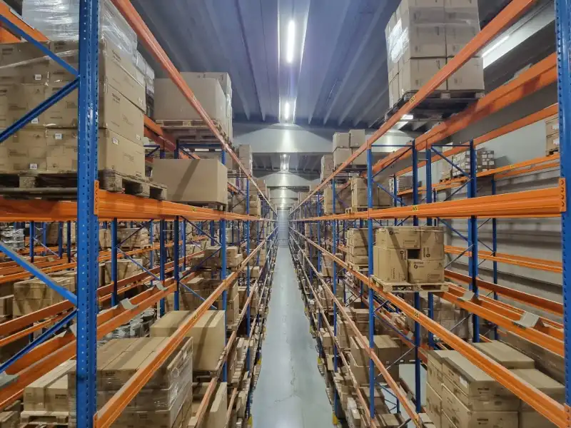 Tijdelijk logistiek gebouw te huur foto 3