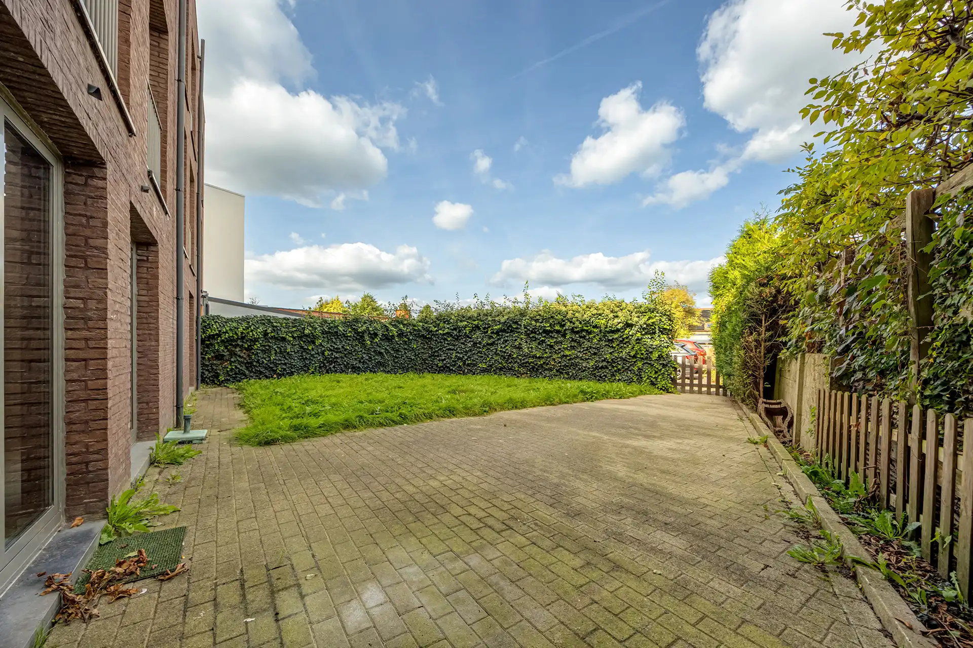 Hoofdfoto van de publicatie: Ruim gelijkvloers appartement (Bj 2005) met 2 slpk en tuin